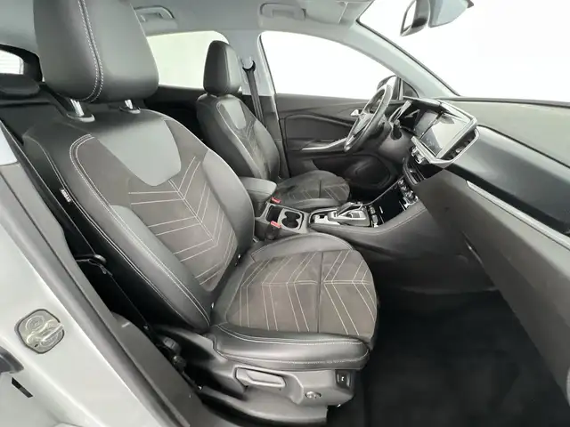Opel Grandland view 9