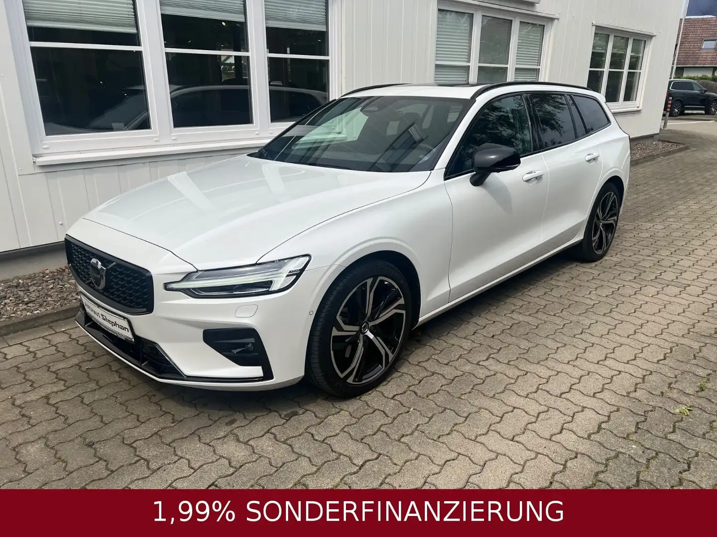 Volvo V60 B4 B Plus Dark Autom. MY25 GARANTIE -35% Bianco - 1
