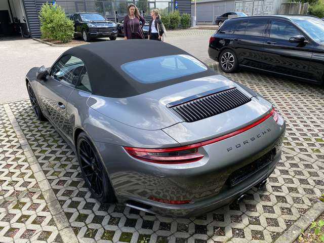 Porsche 991 911 Carrera 4 GTS Cabrio PDK Lift Leder approved