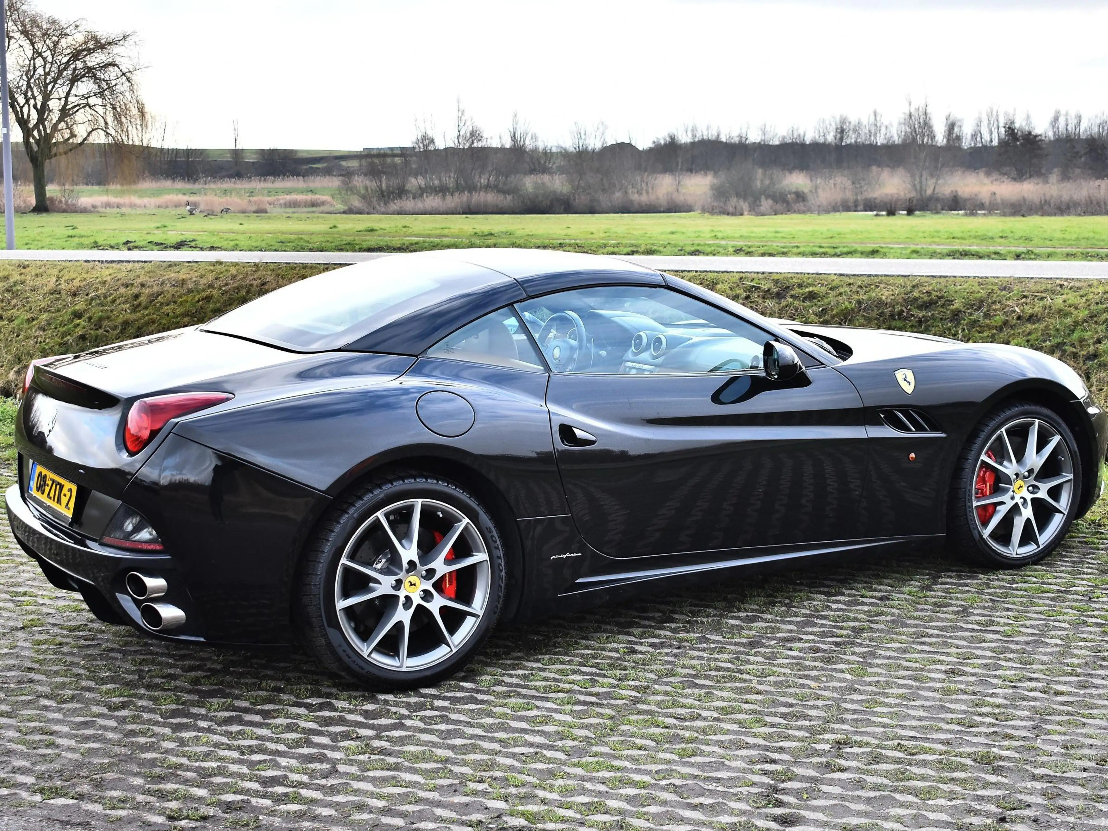 Ferrari California 4.3 V8 — photo 13