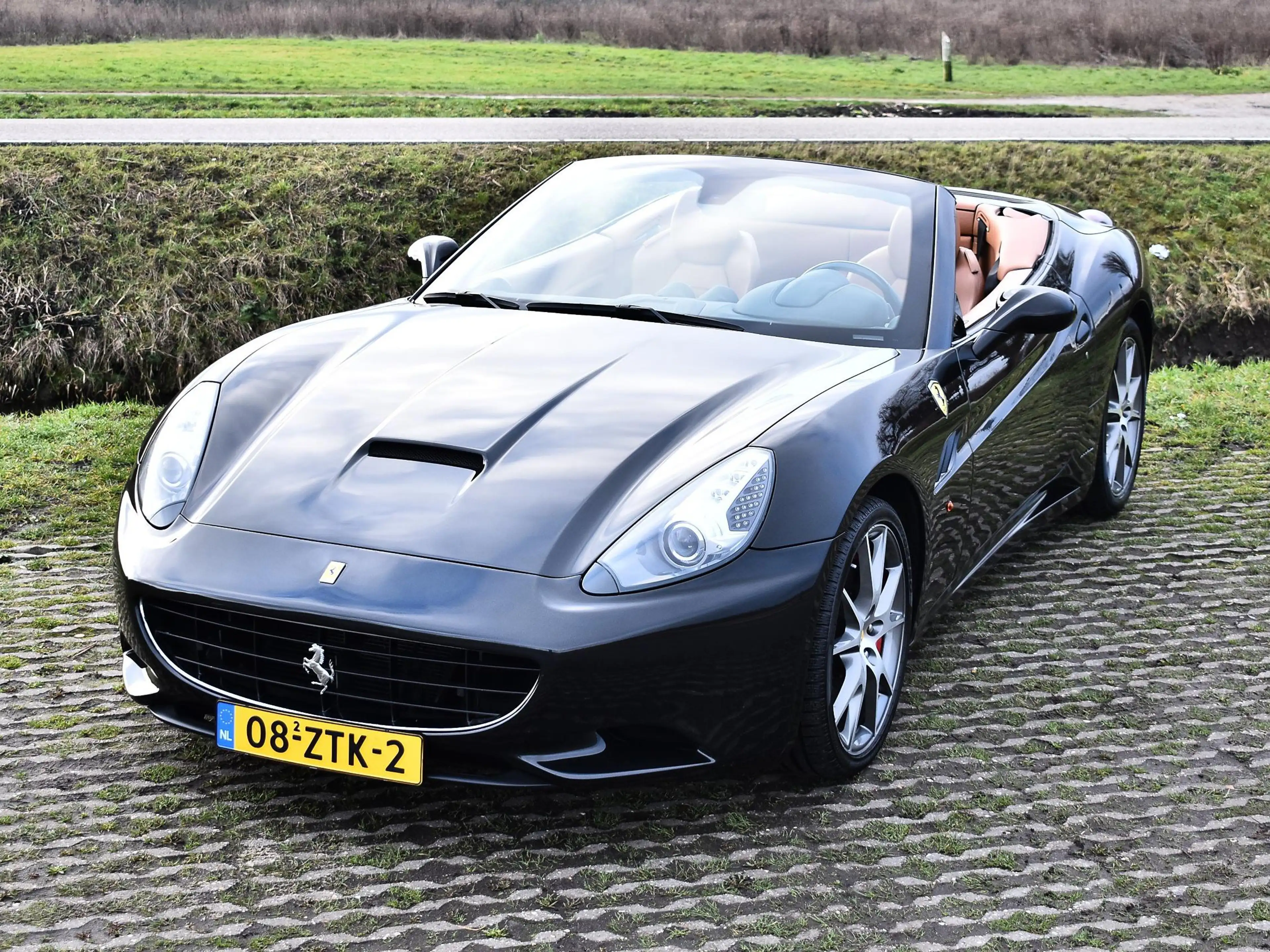 Ferrari California 4.3 V8