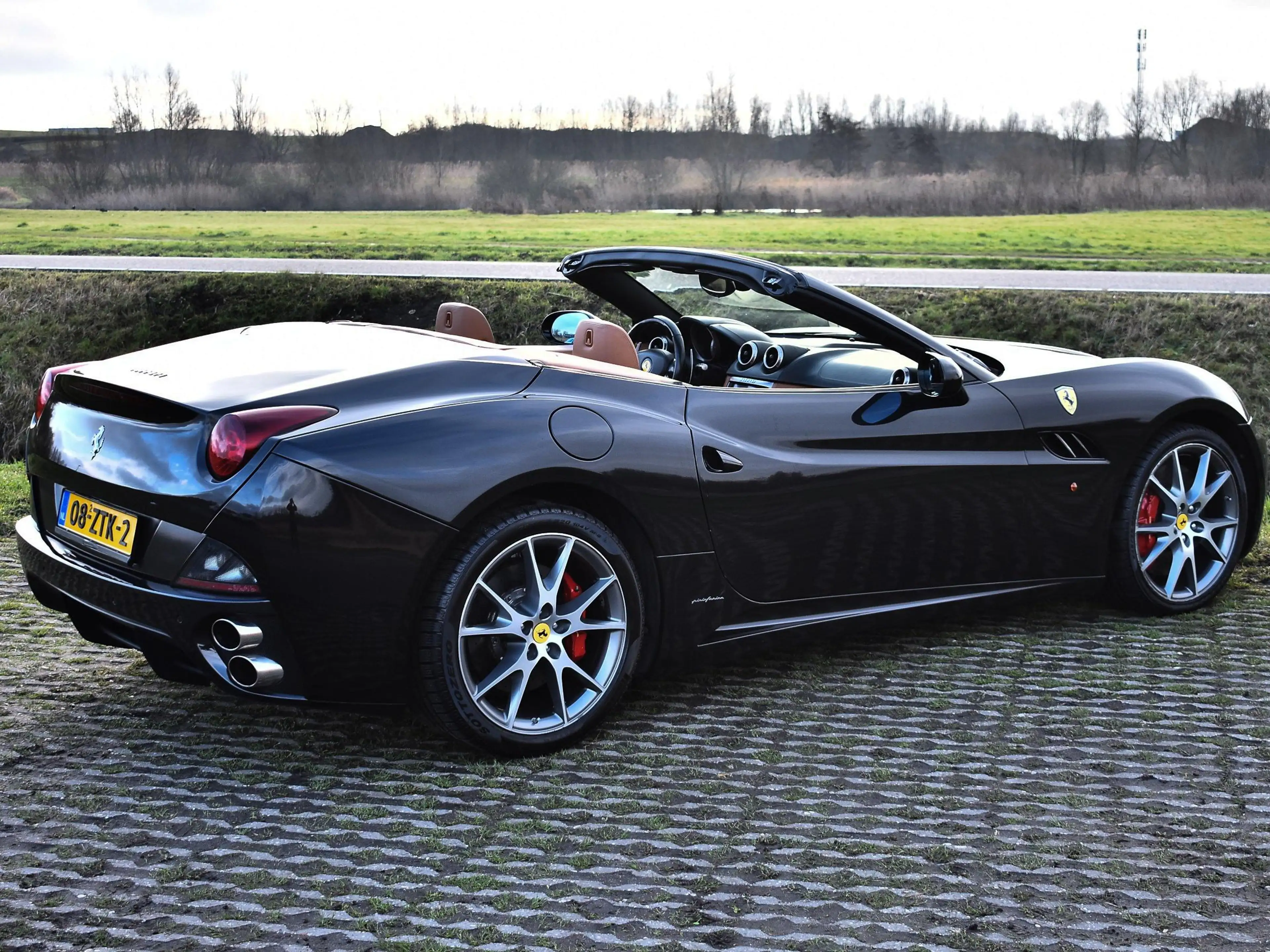 Ferrari California 4.3 V8 — photo 9