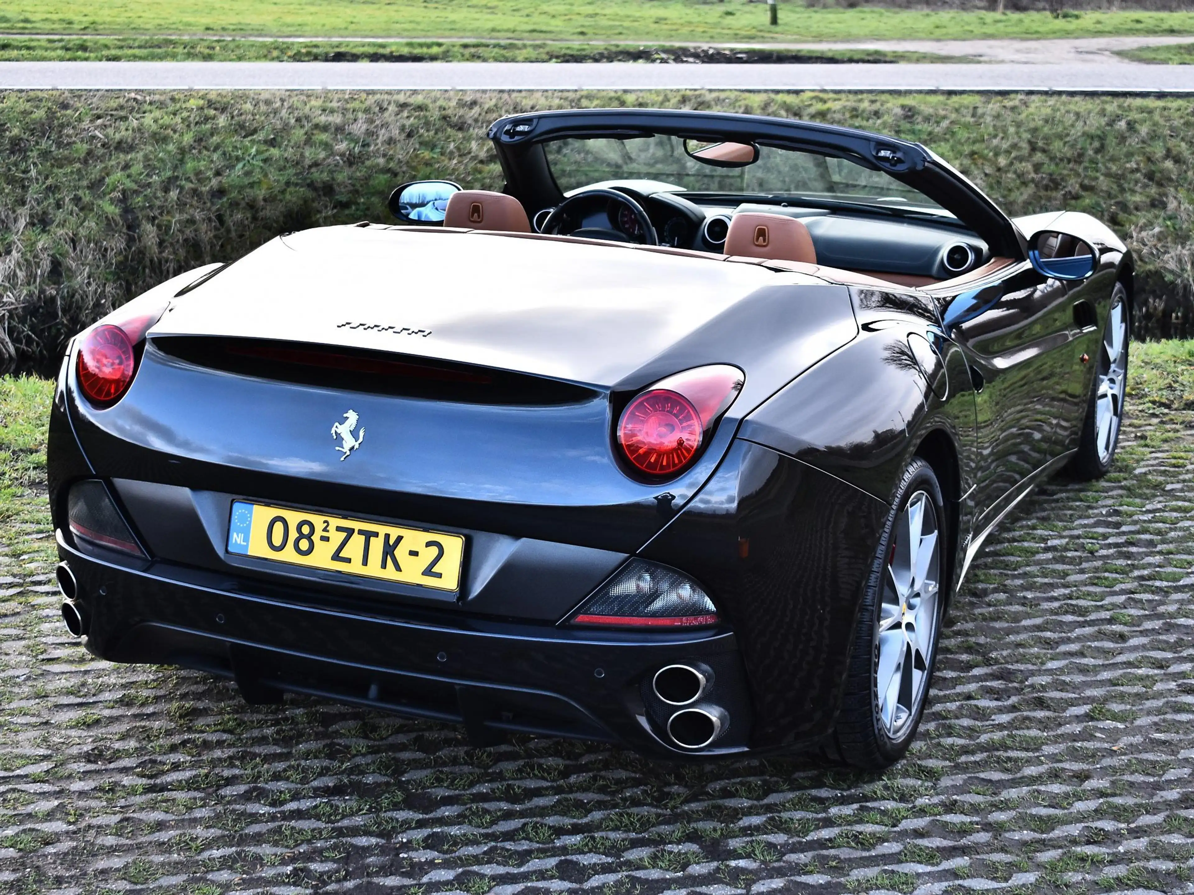 Ferrari California 4.3 V8 — photo 8