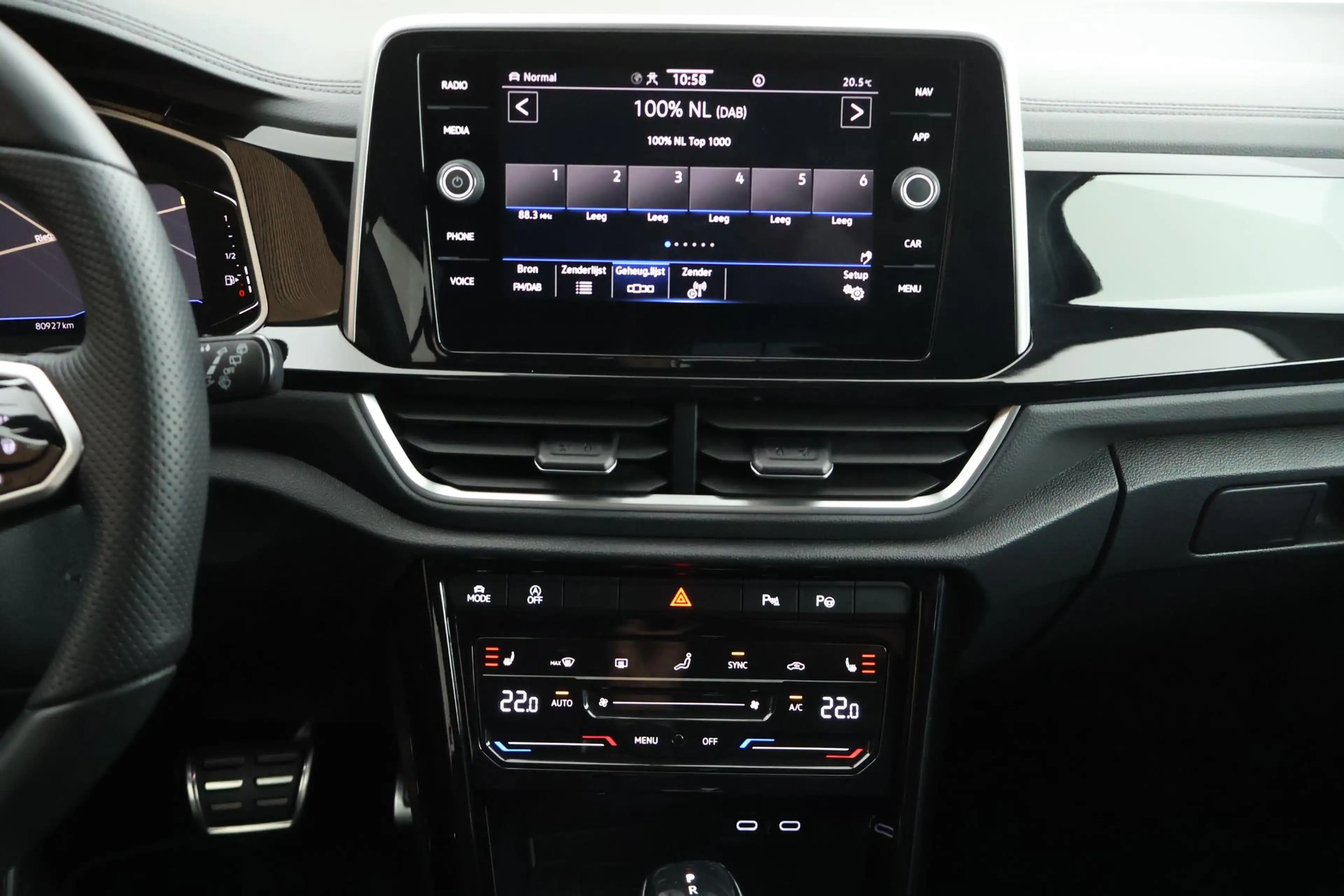 Volkswagen T-Roc 1.5 TSI 150pk DSG R-Line Business+ Trekhaak Camera — photo 15