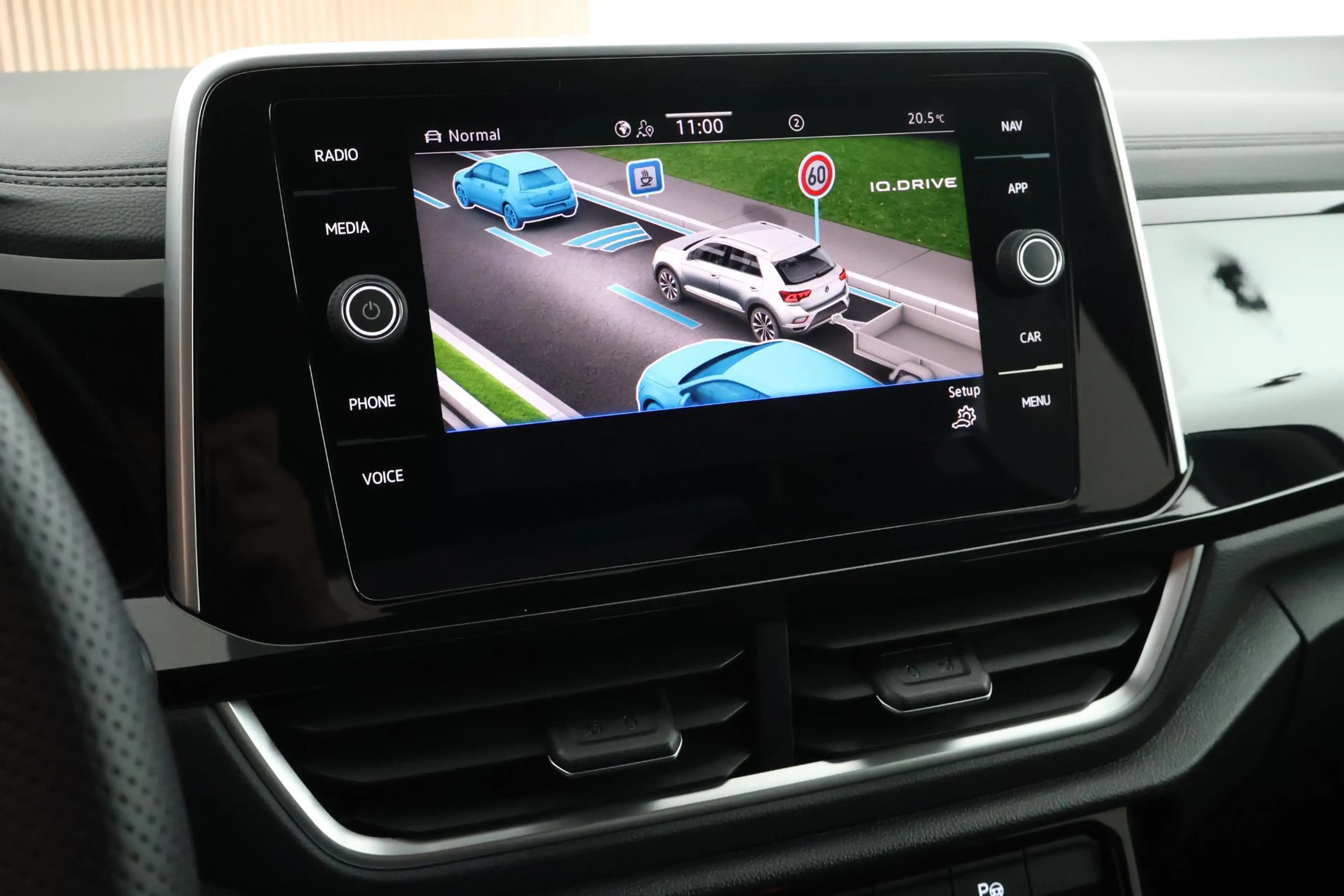 Volkswagen T-Roc 1.5 TSI 150pk DSG R-Line Business+ Trekhaak Camera — photo 30