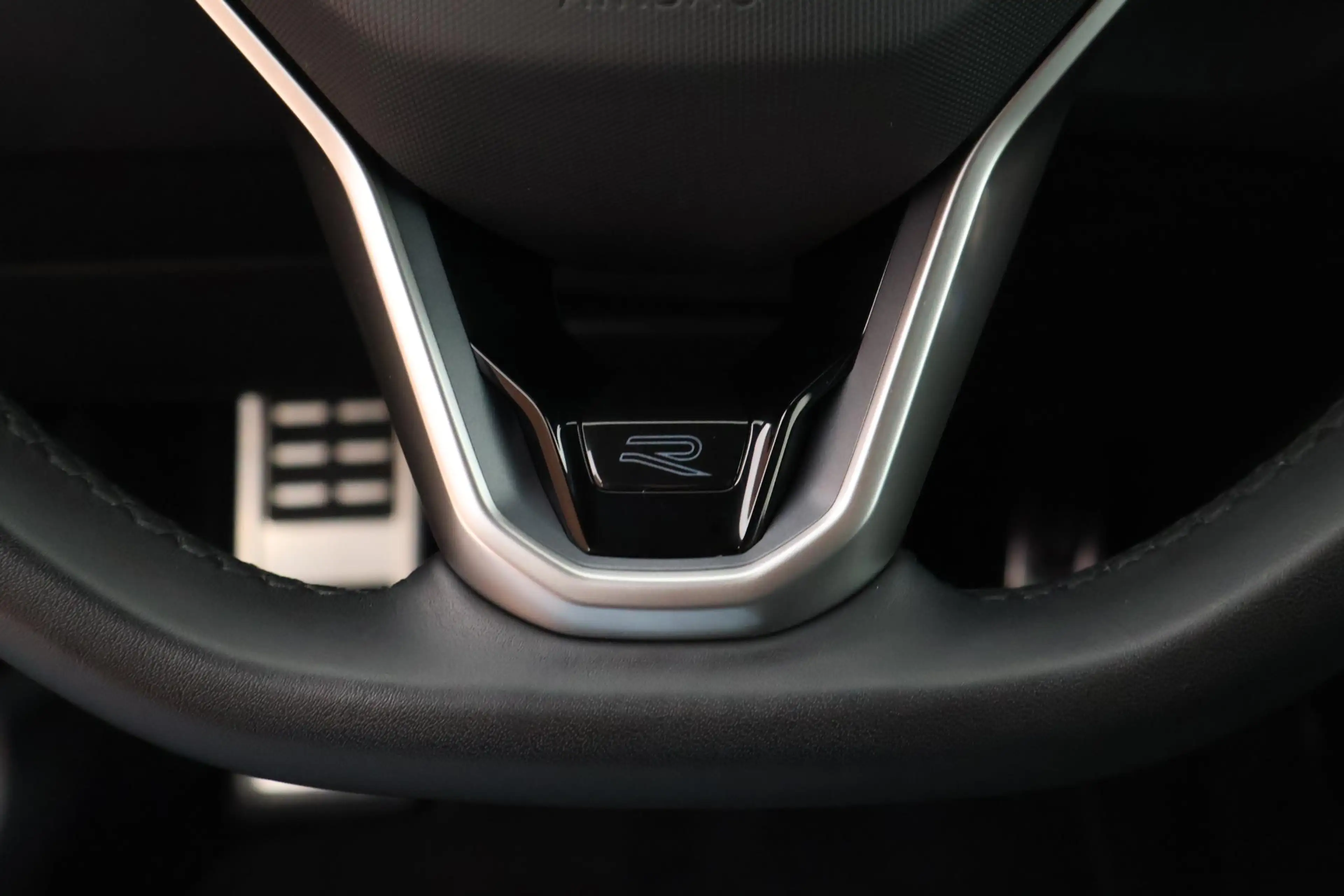 Volkswagen T-Roc 1.5 TSI 150pk DSG R-Line Business+ Trekhaak Camera — photo 21