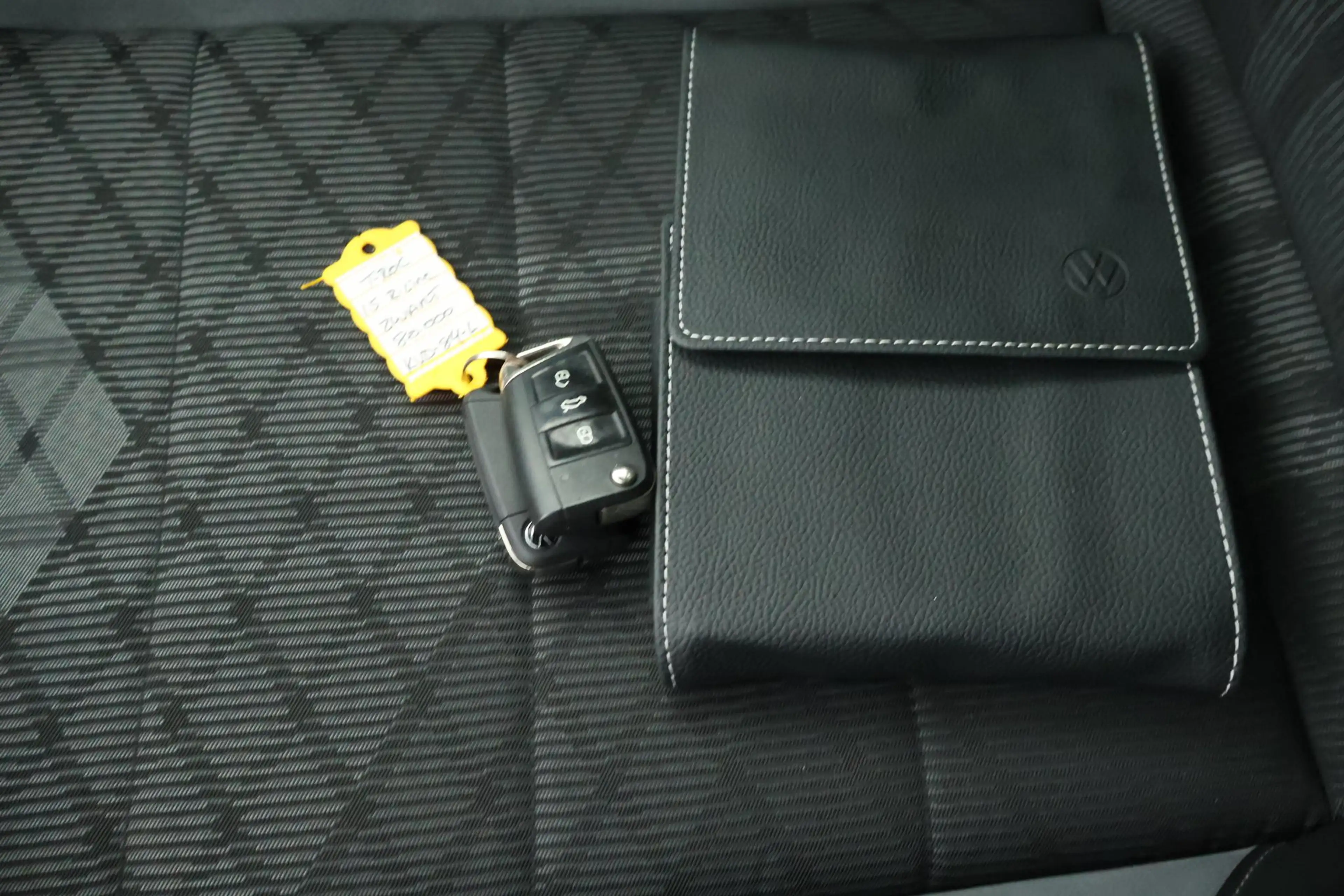 Volkswagen T-Roc 1.5 TSI 150pk DSG R-Line Business+ Trekhaak Camera — photo 48