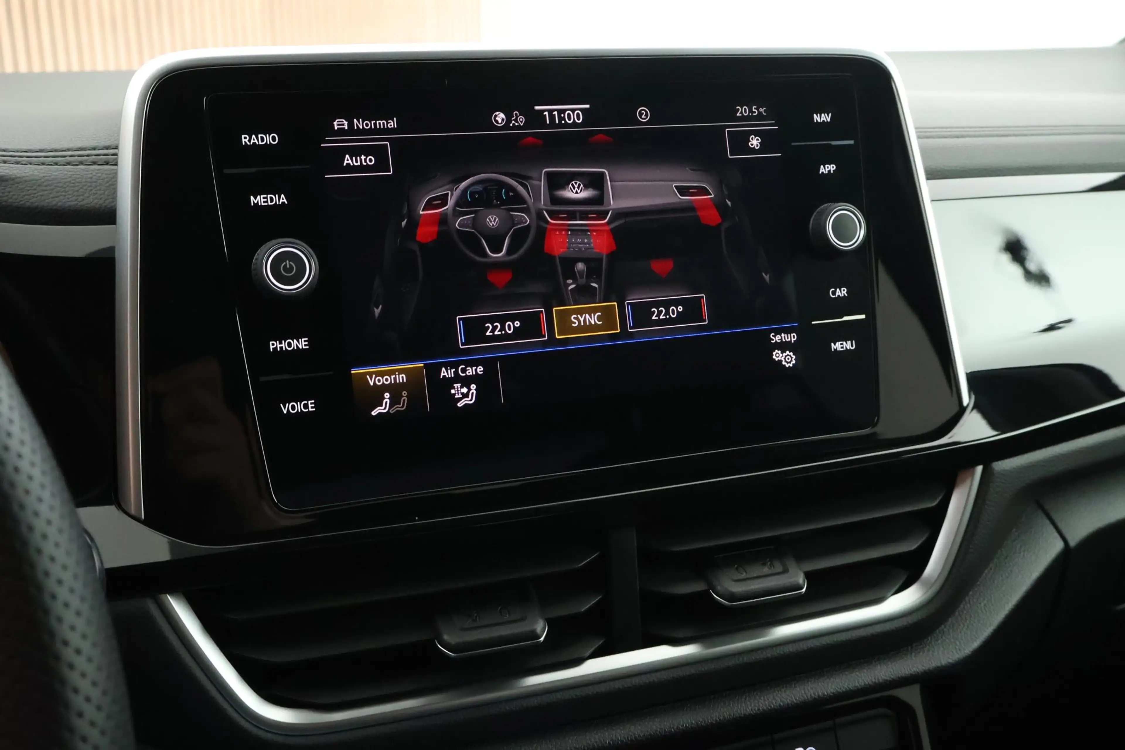 Volkswagen T-Roc 1.5 TSI 150pk DSG R-Line Business+ Trekhaak Camera — photo 29