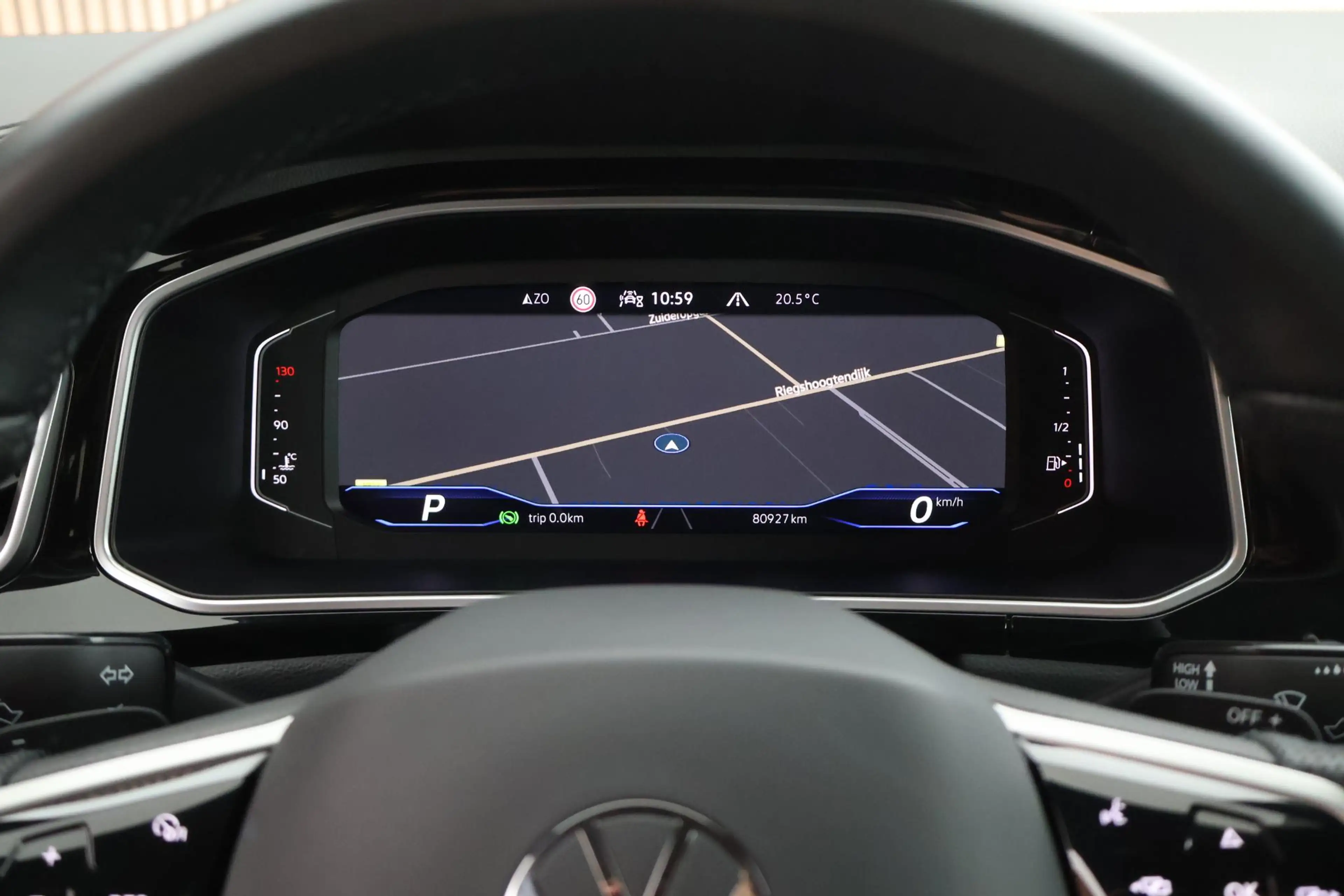 Volkswagen T-Roc 1.5 TSI 150pk DSG R-Line Business+ Trekhaak Camera — photo 46