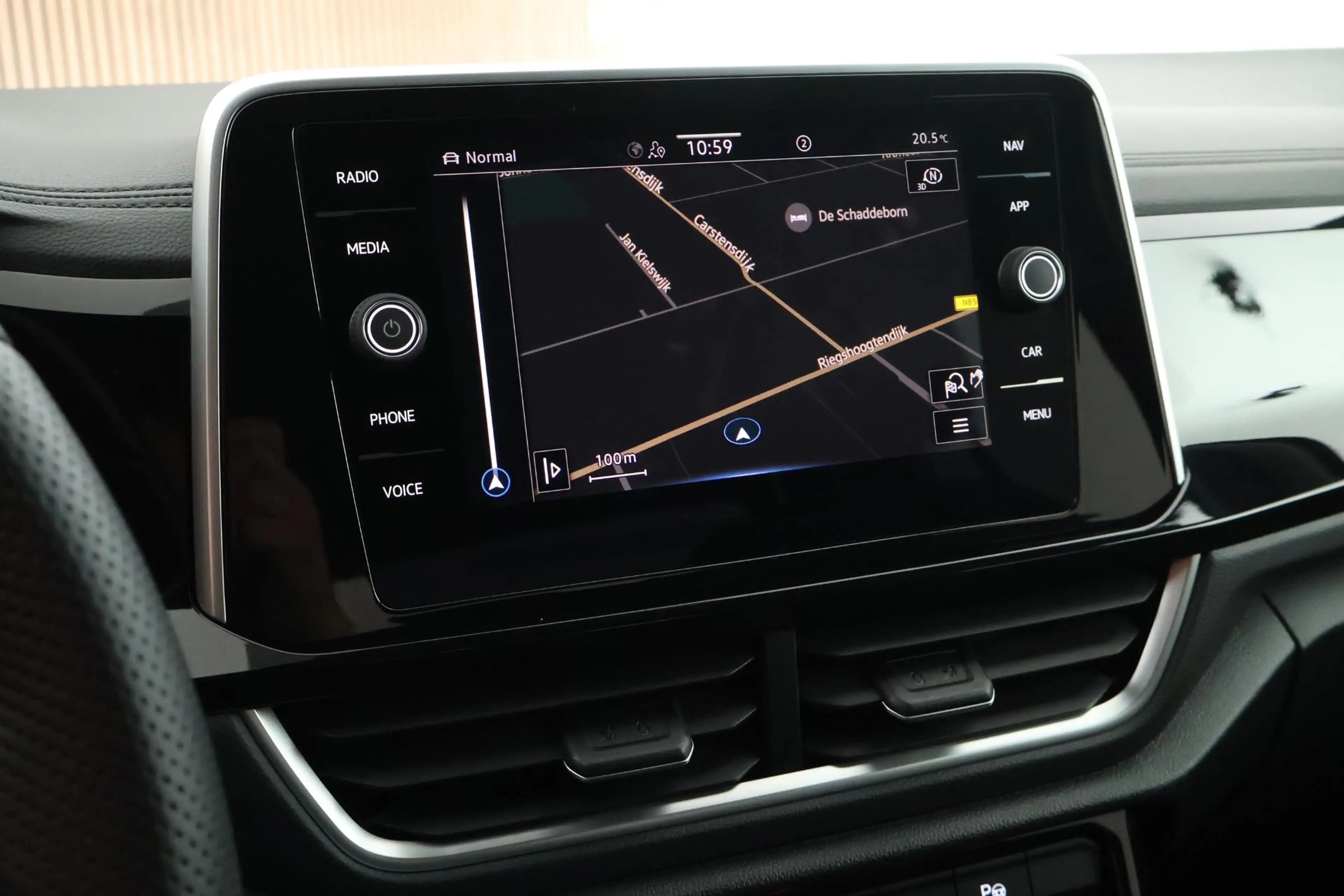 Volkswagen T-Roc 1.5 TSI 150pk DSG R-Line Business+ Trekhaak Camera — photo 23