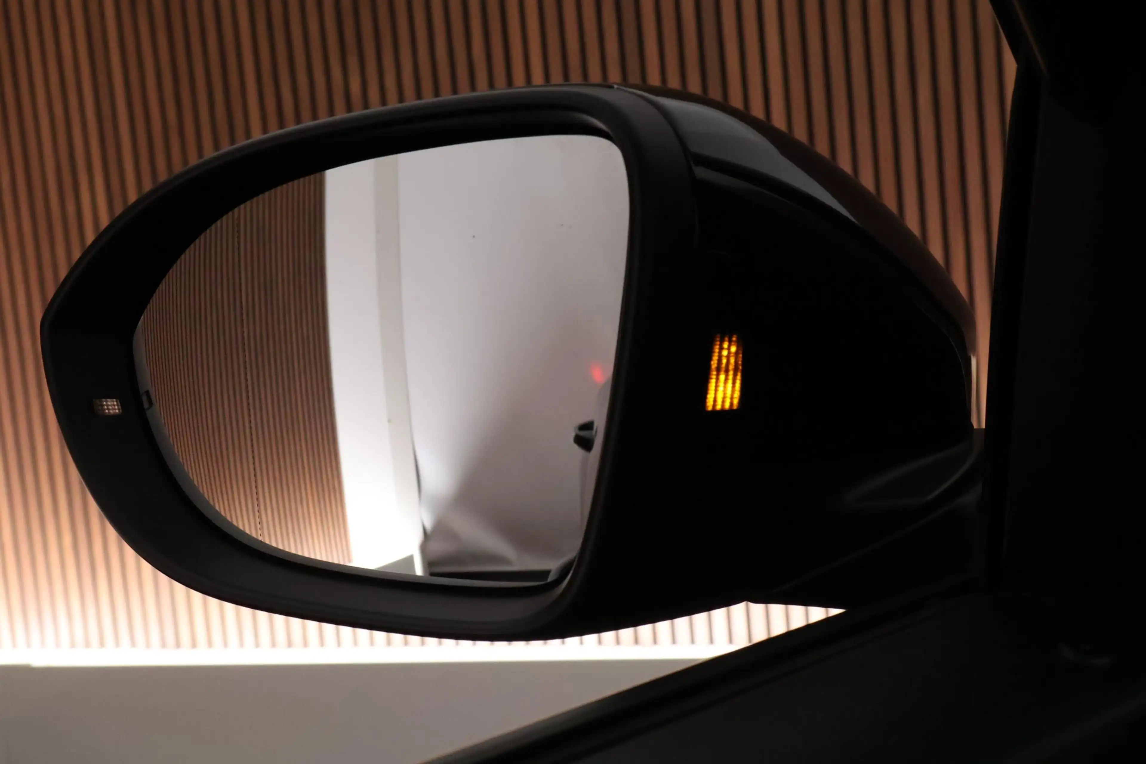 Volkswagen T-Roc 1.5 TSI 150pk DSG R-Line Business+ Trekhaak Camera — photo 7