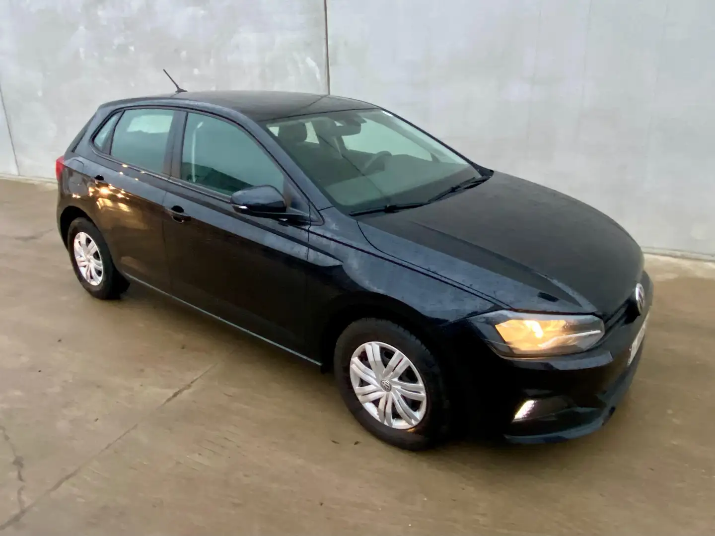 Volkswagen Polo Polo 1.0i Trendline Noir - 1