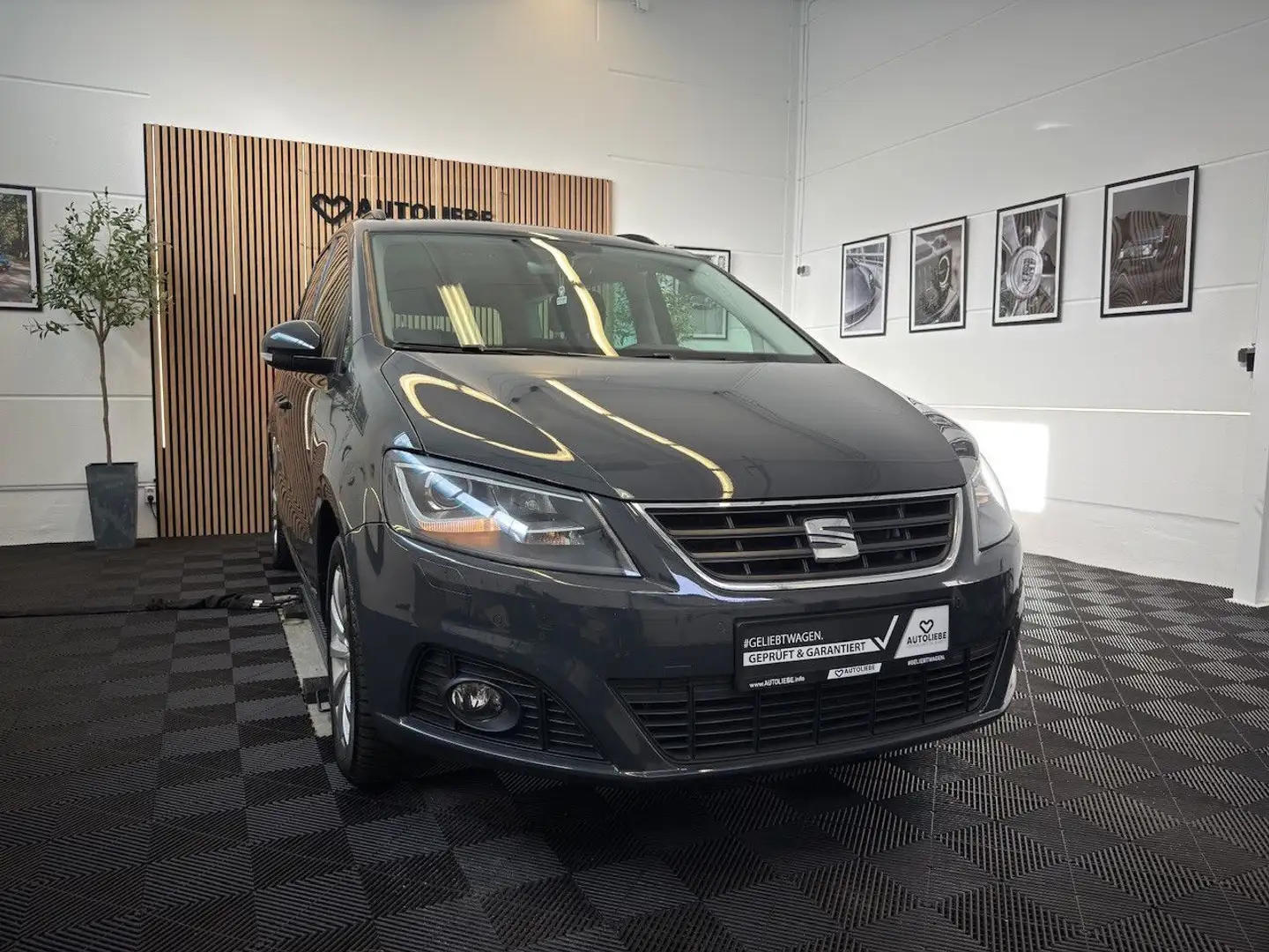 SEAT Alhambra 2.0 TDI Style DSG*AHK*BI-XENON*RFK Grau - 1