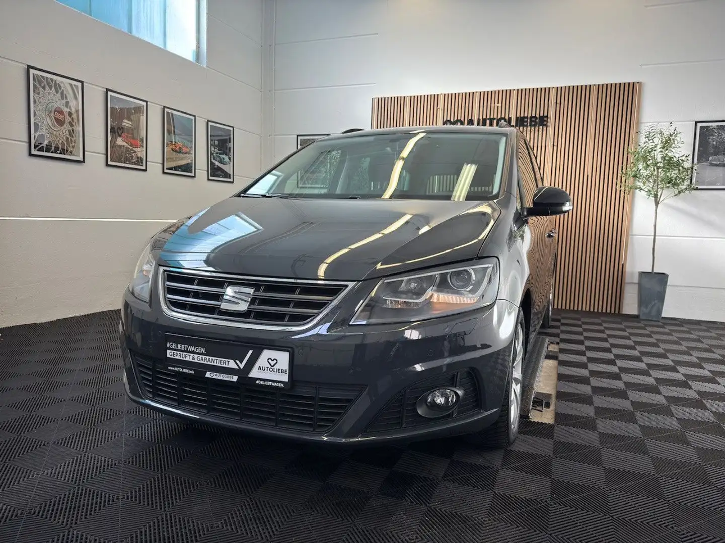 SEAT Alhambra 2.0 TDI Style DSG*AHK*BI-XENON*RFK Grau - 2