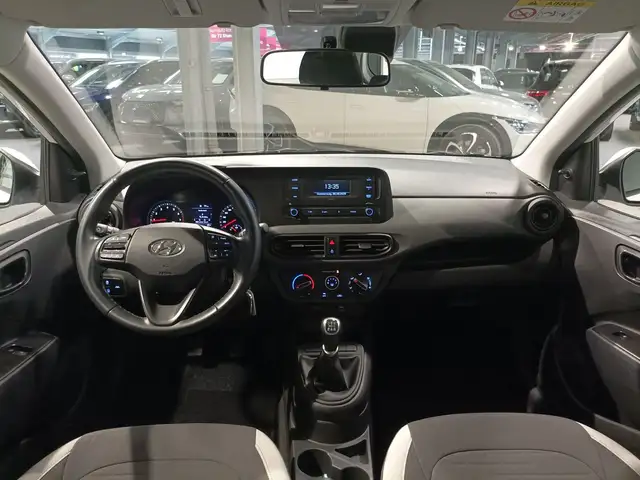 Hyundai I10 view 9
