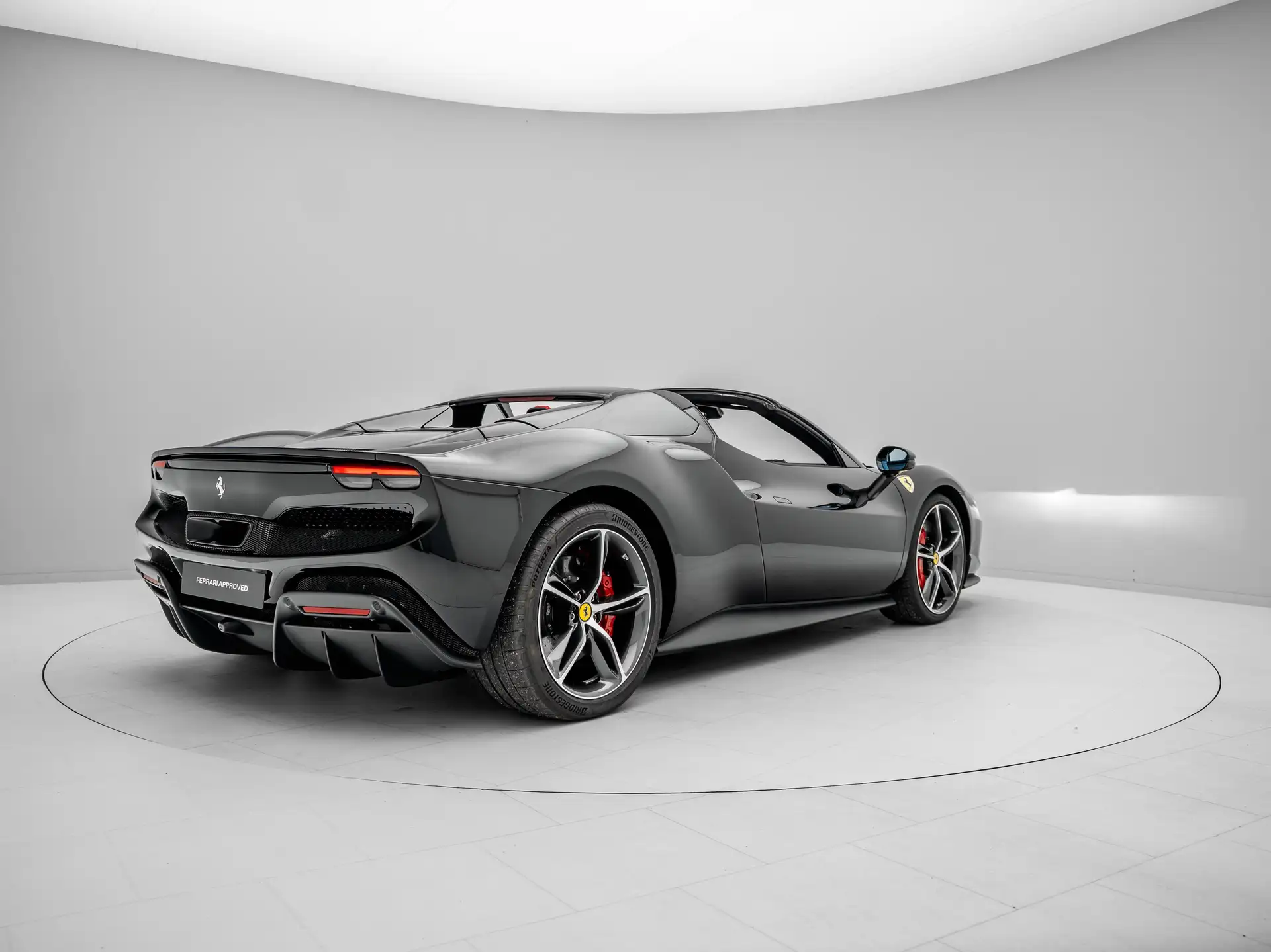 페라리 296 GTS 2025 건메탈 사진 7