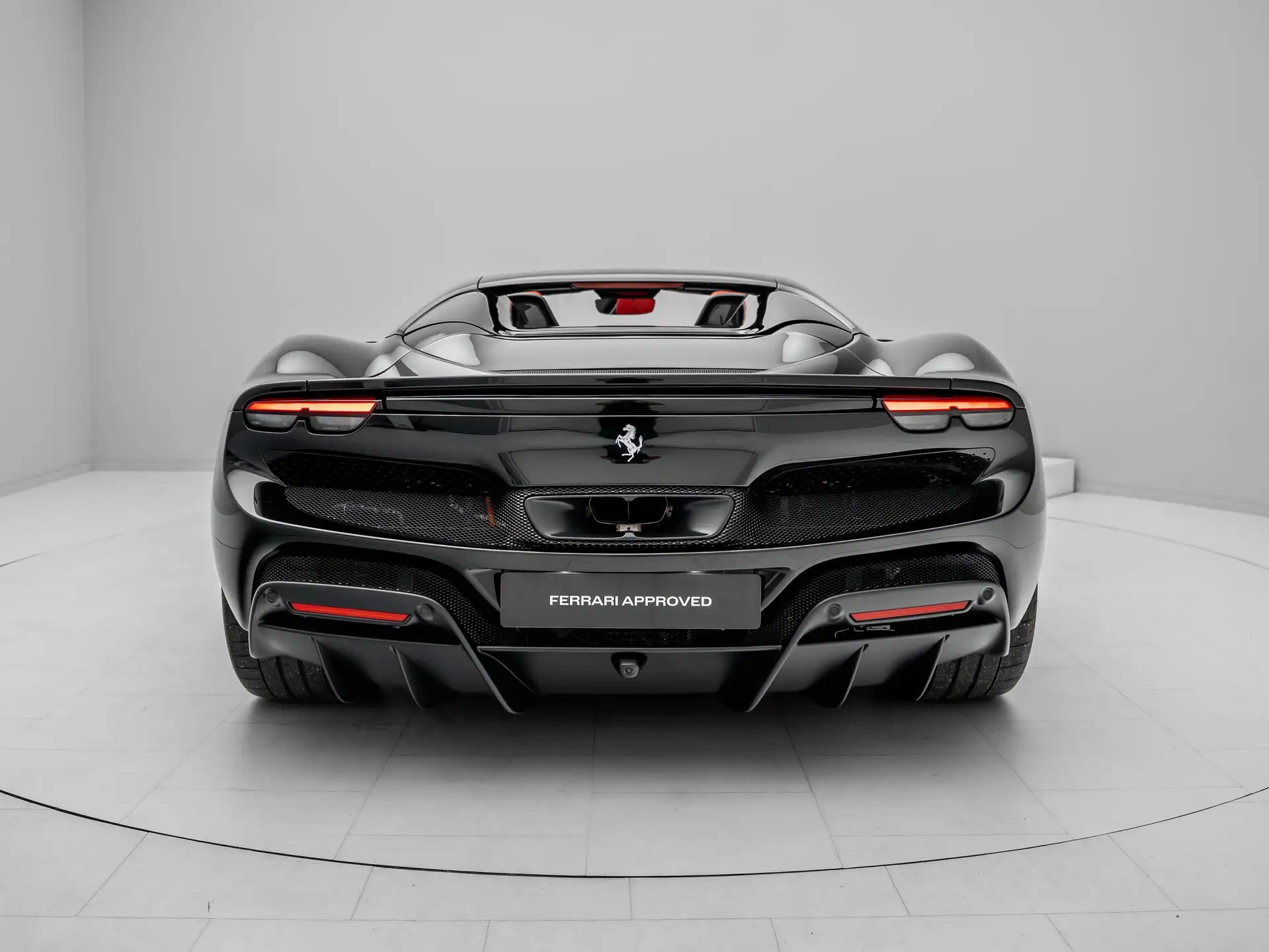 페라리 296 GTS 2025 건메탈 사진 8