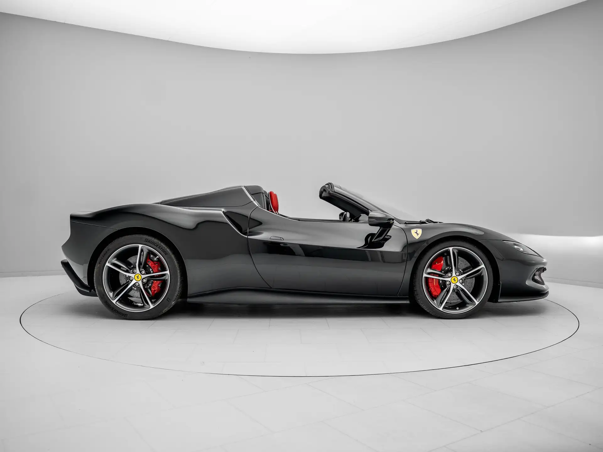 페라리 296 GTS 2025 건메탈 사진 6
