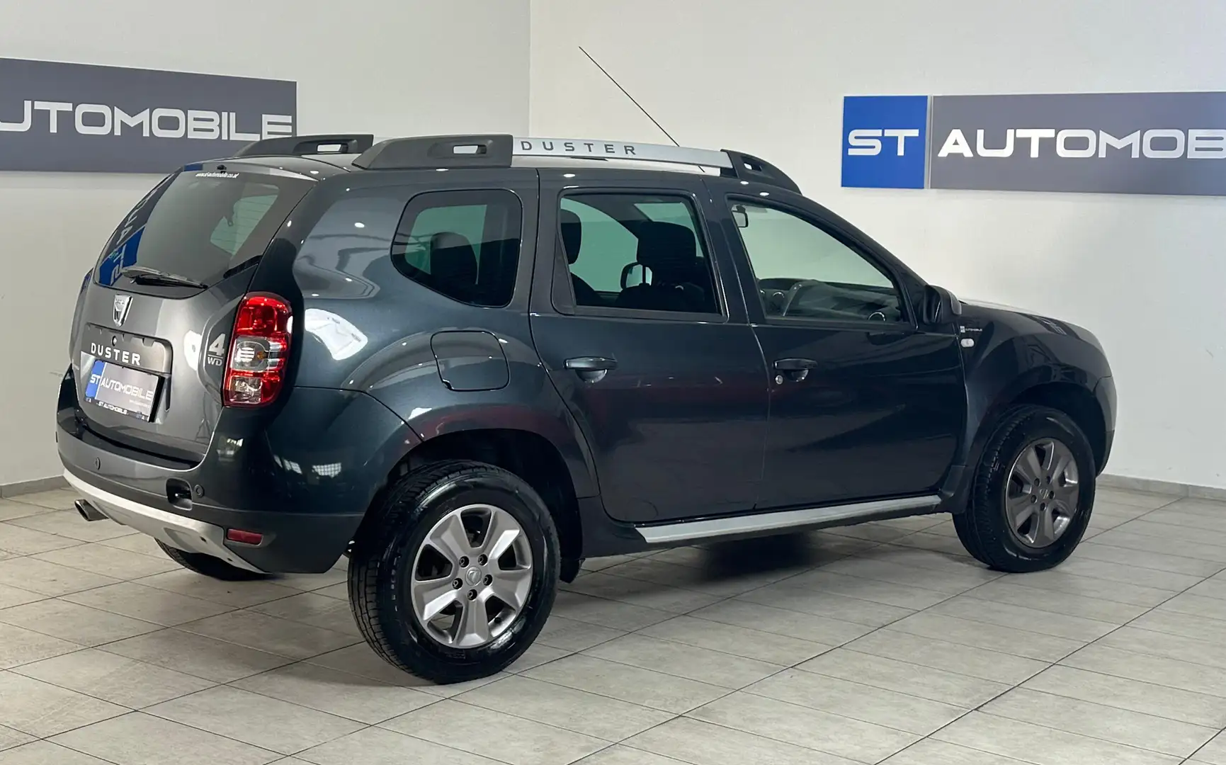 Dacia Duster 1.5 dCi Celebration 4x4 // 1.BESITZ // NAVI // SHZ Grigio - 2