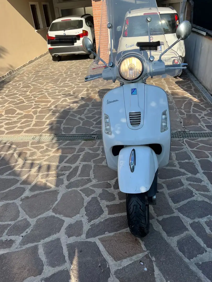 Piaggio GTS 300 Super Білий - 1