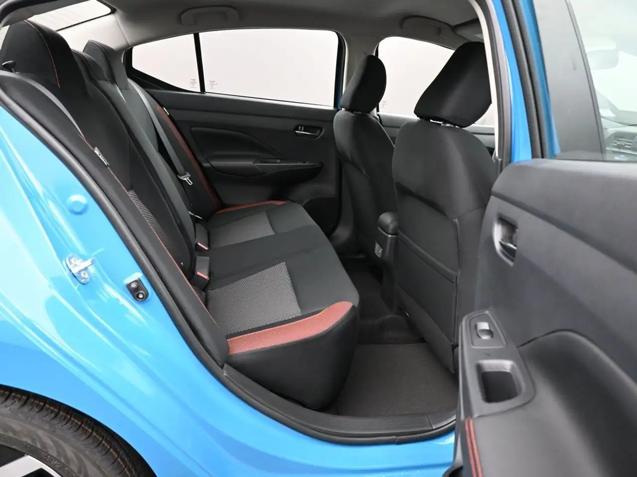 Nissan Versa снимка Nissan Versa