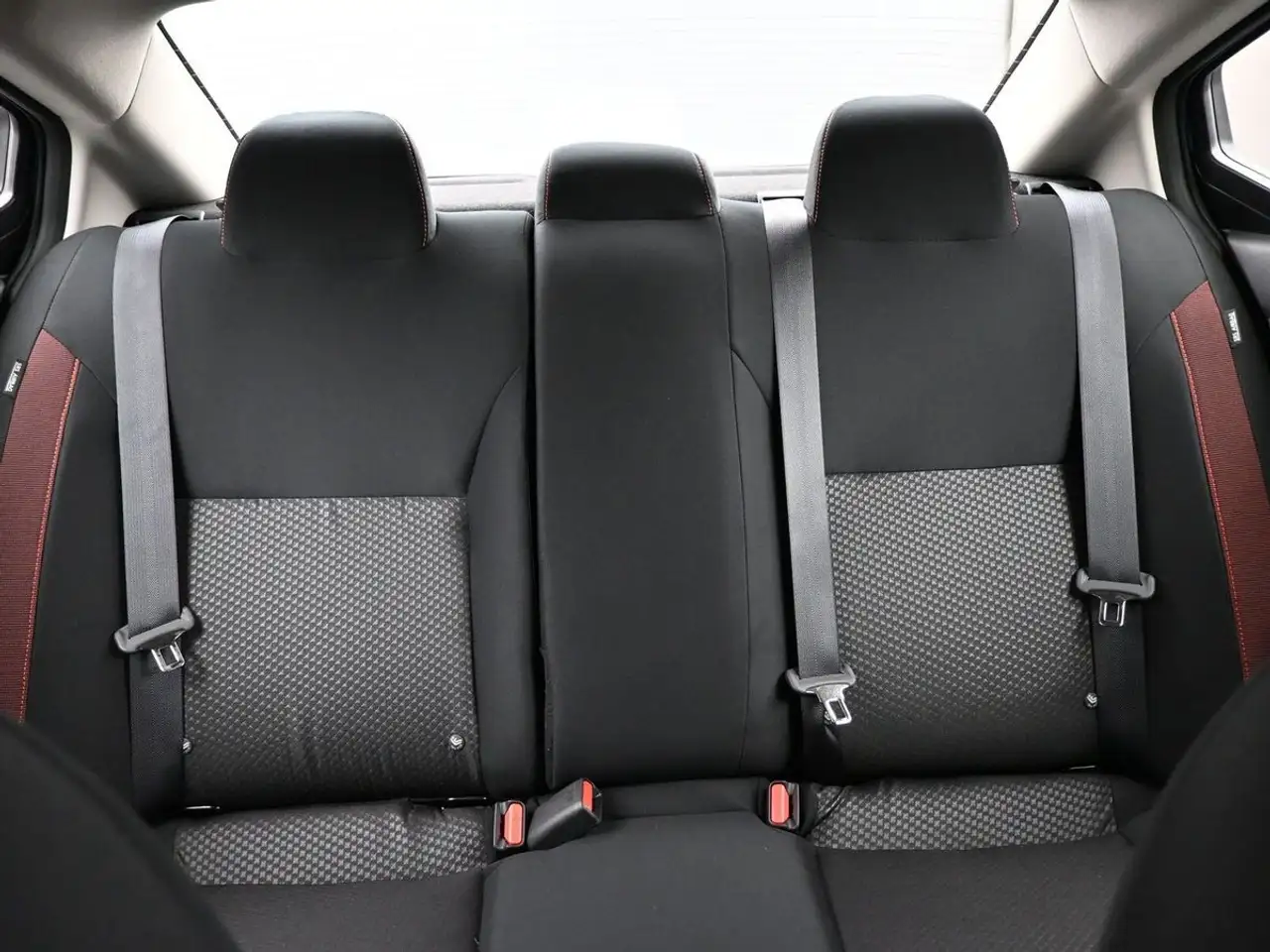 Nissan Versa снимка Nissan Versa