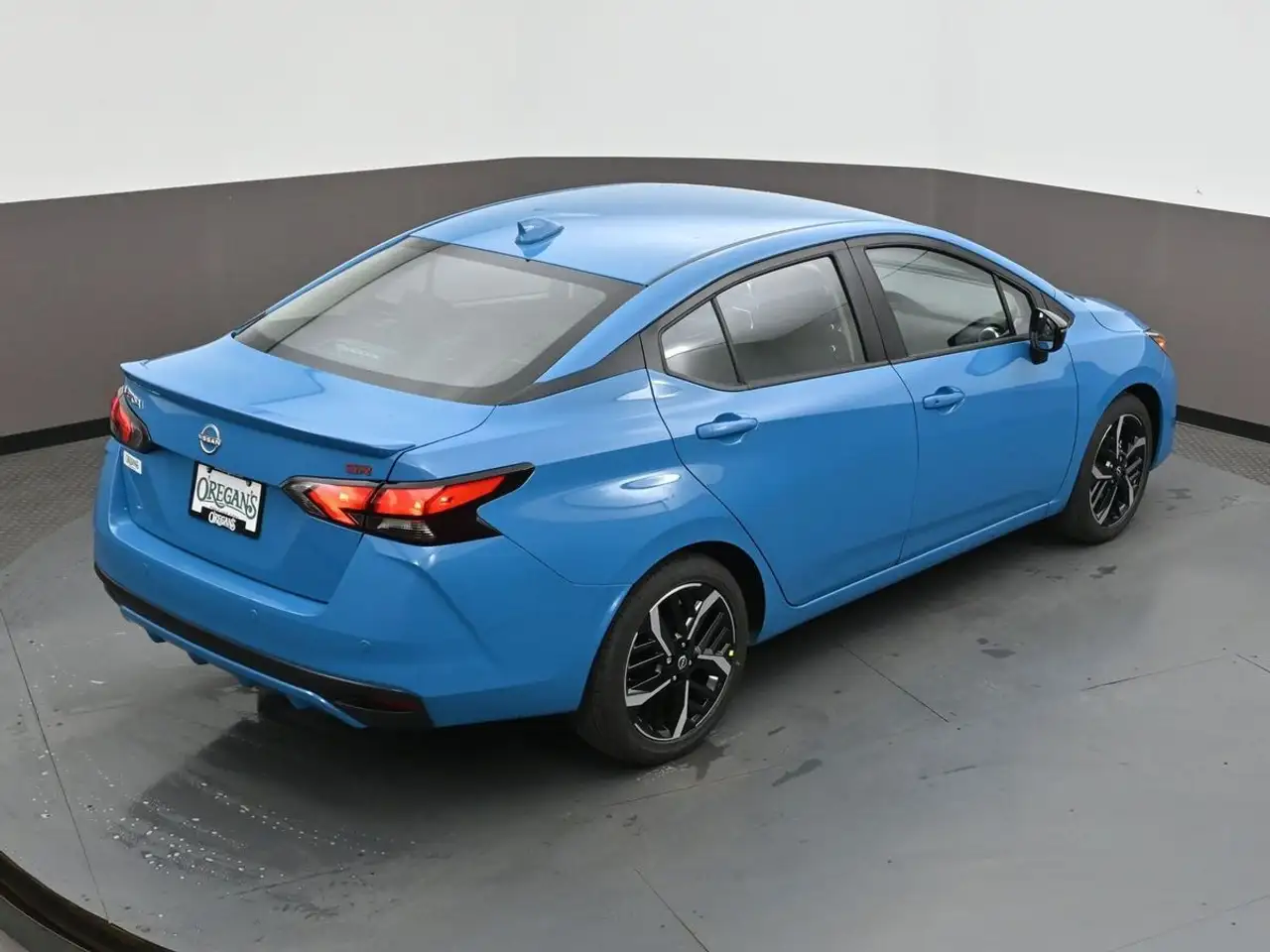 Nissan Versa снимка Nissan Versa