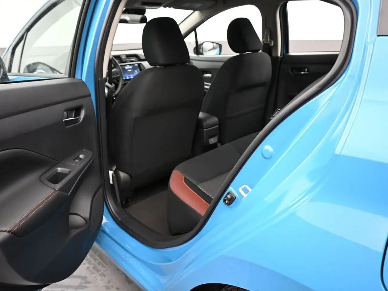Nissan Versa снимка Nissan Versa