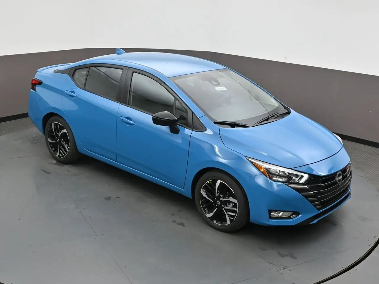 Nissan Versa снимка Nissan Versa