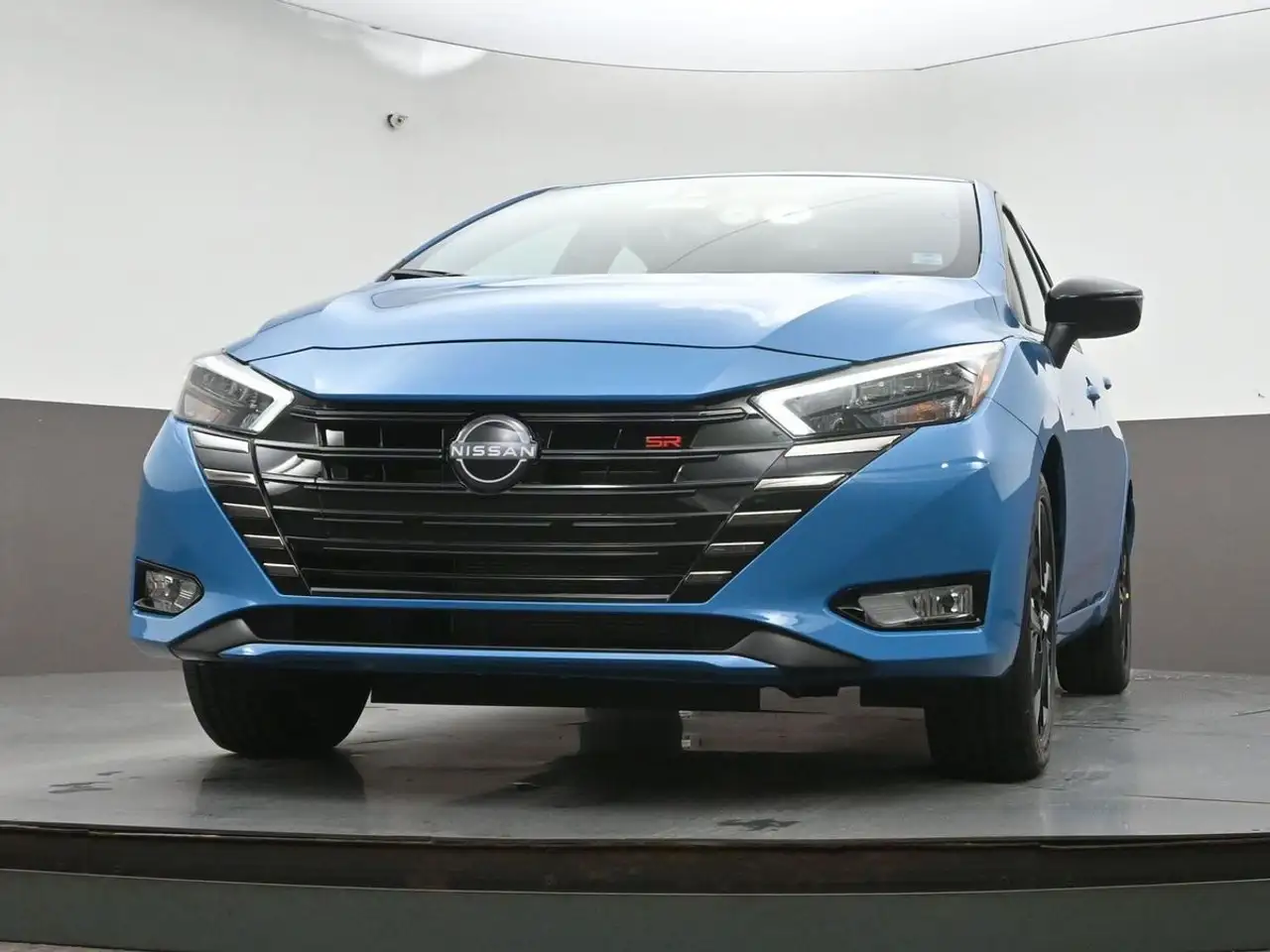 Nissan Versa снимка Nissan Versa