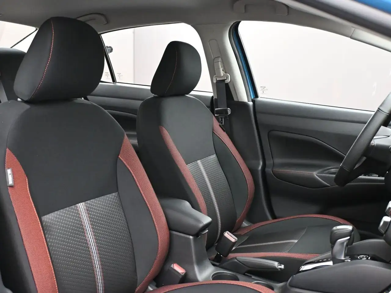 Nissan Versa снимка Nissan Versa