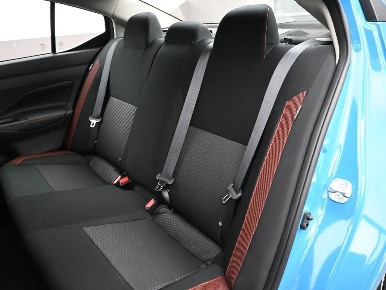 Nissan Versa снимка Nissan Versa