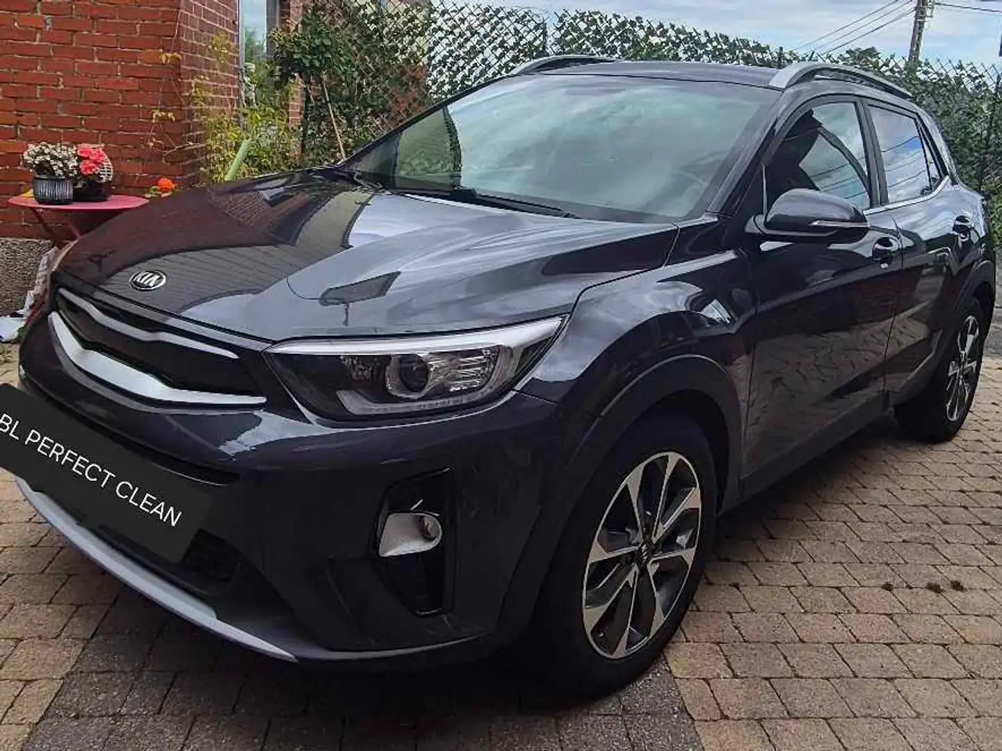 Kia Stonic Stonic 1.6 CRDi Fusion ISG Grijs - 2