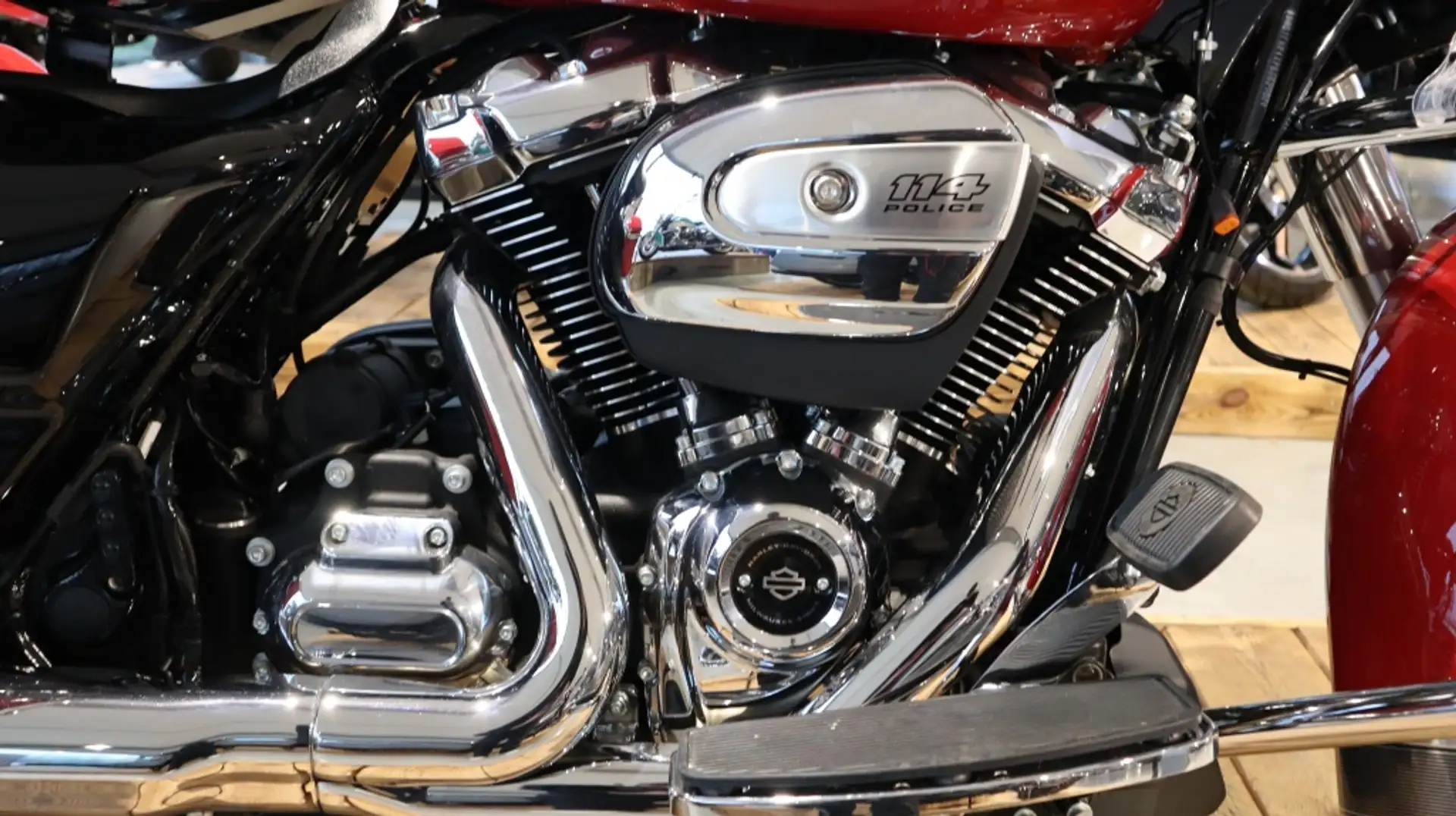 Harley-Davidson Road King Tour Police Kırmızı - 2
