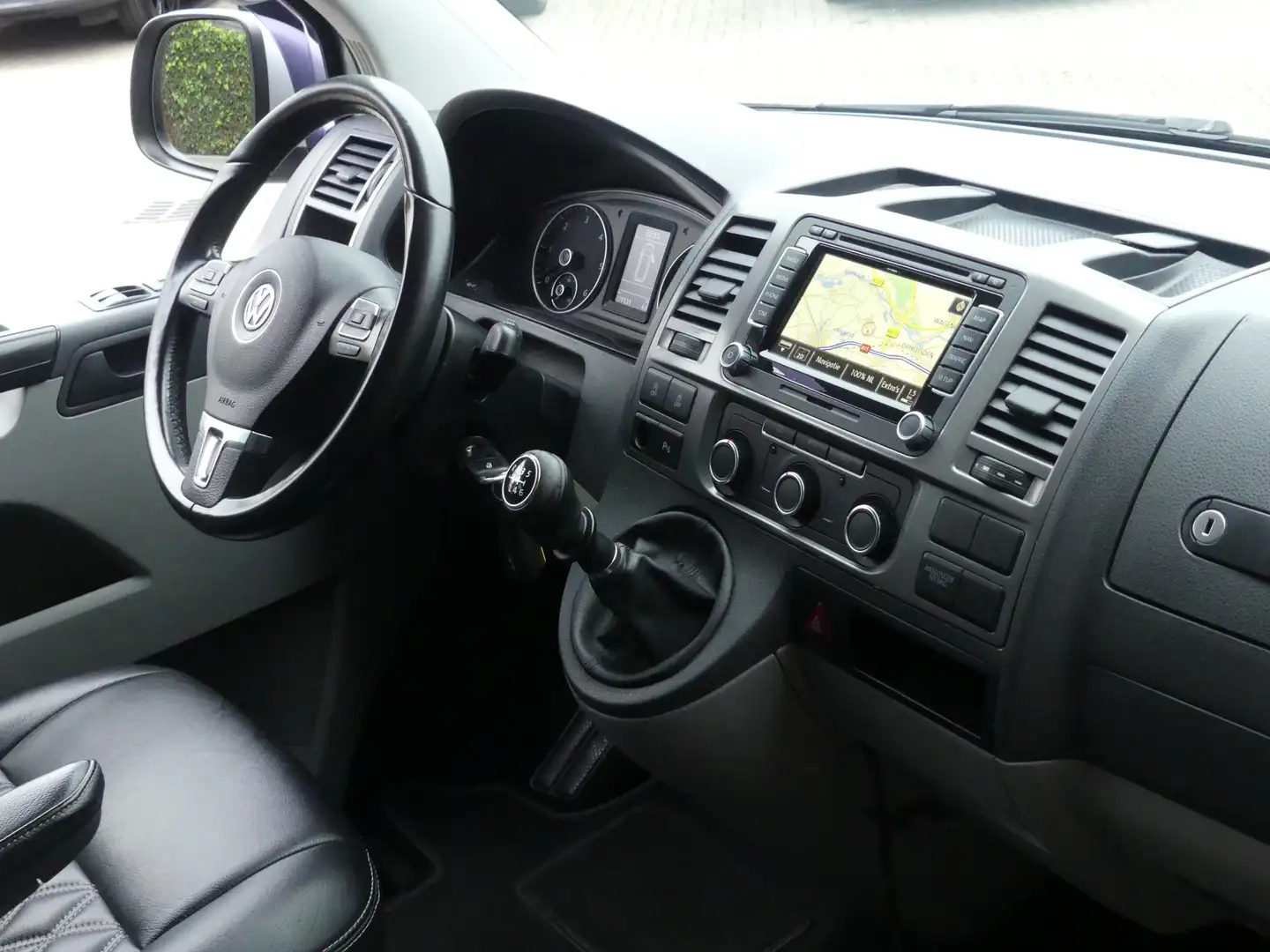 Volkswagen T5 Transporter 2.0 TDI Dubbel Cabine Leer/Led/Trekhaak/Navi/PDC Gris - 2