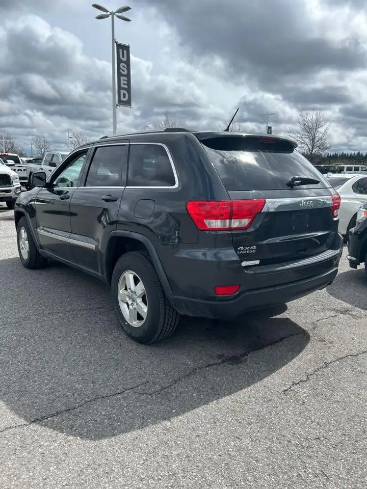 Jeep Grand Cherokee снимка Jeep Grand Cherokee