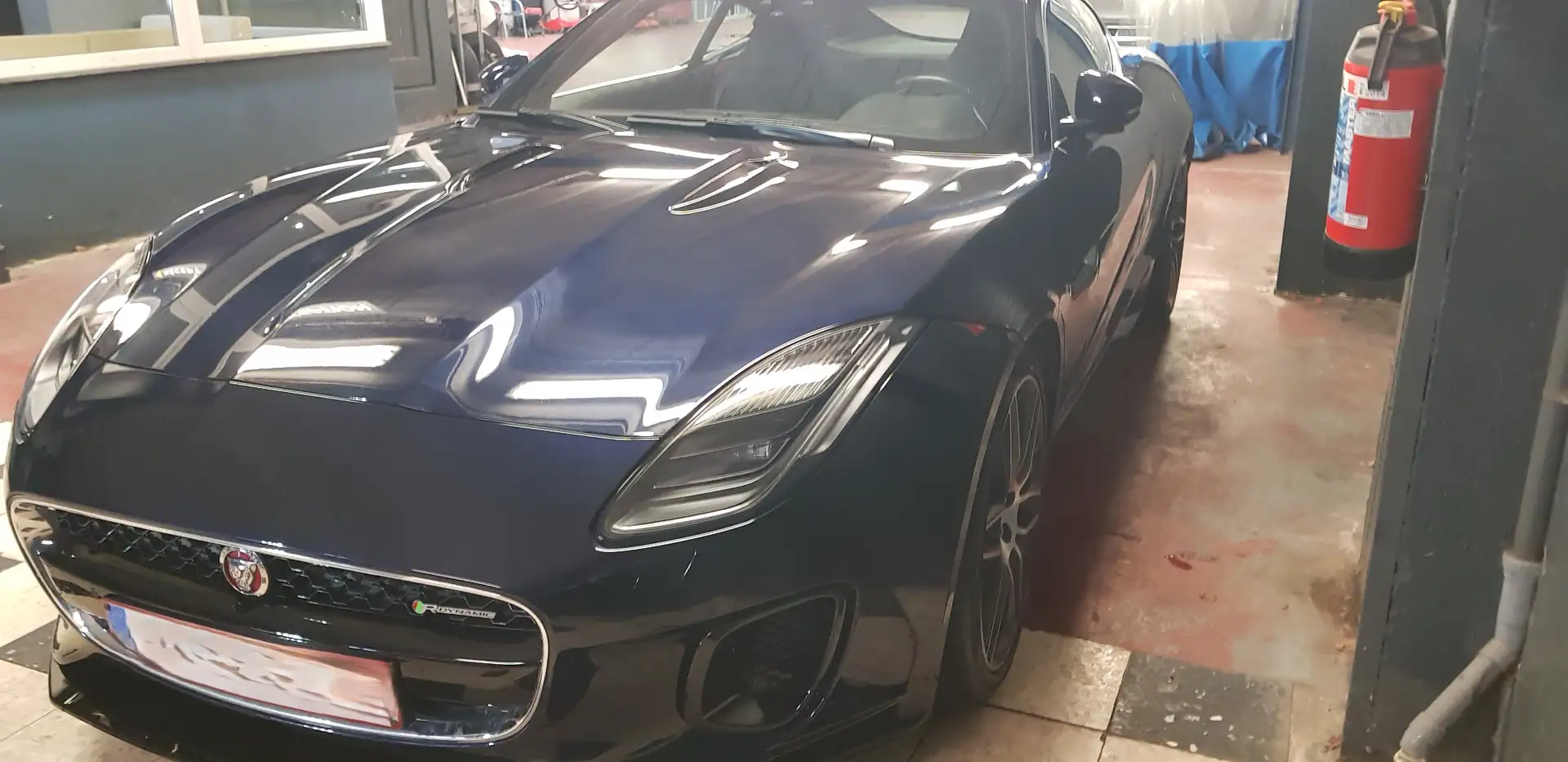 Jaguar F-Type F-Type Coupe 2.0 i4 P300 R-Dynamic - 2