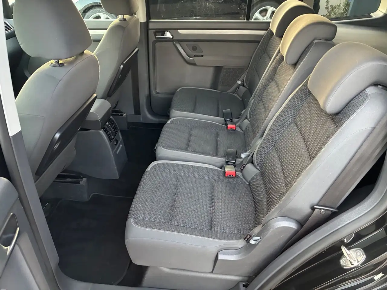 2010 Volkswagen Touran 1.6 TDI Comfortline BMT *7-SITZER/NAVI*, photograph 11