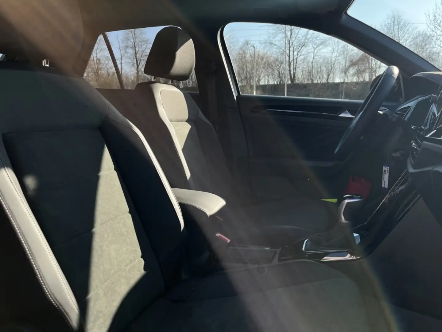 Volkswagen T-Roc Black Style 1.5TSI DSG Beats*MTRX*CAM*19''!!! Schwarz - 2