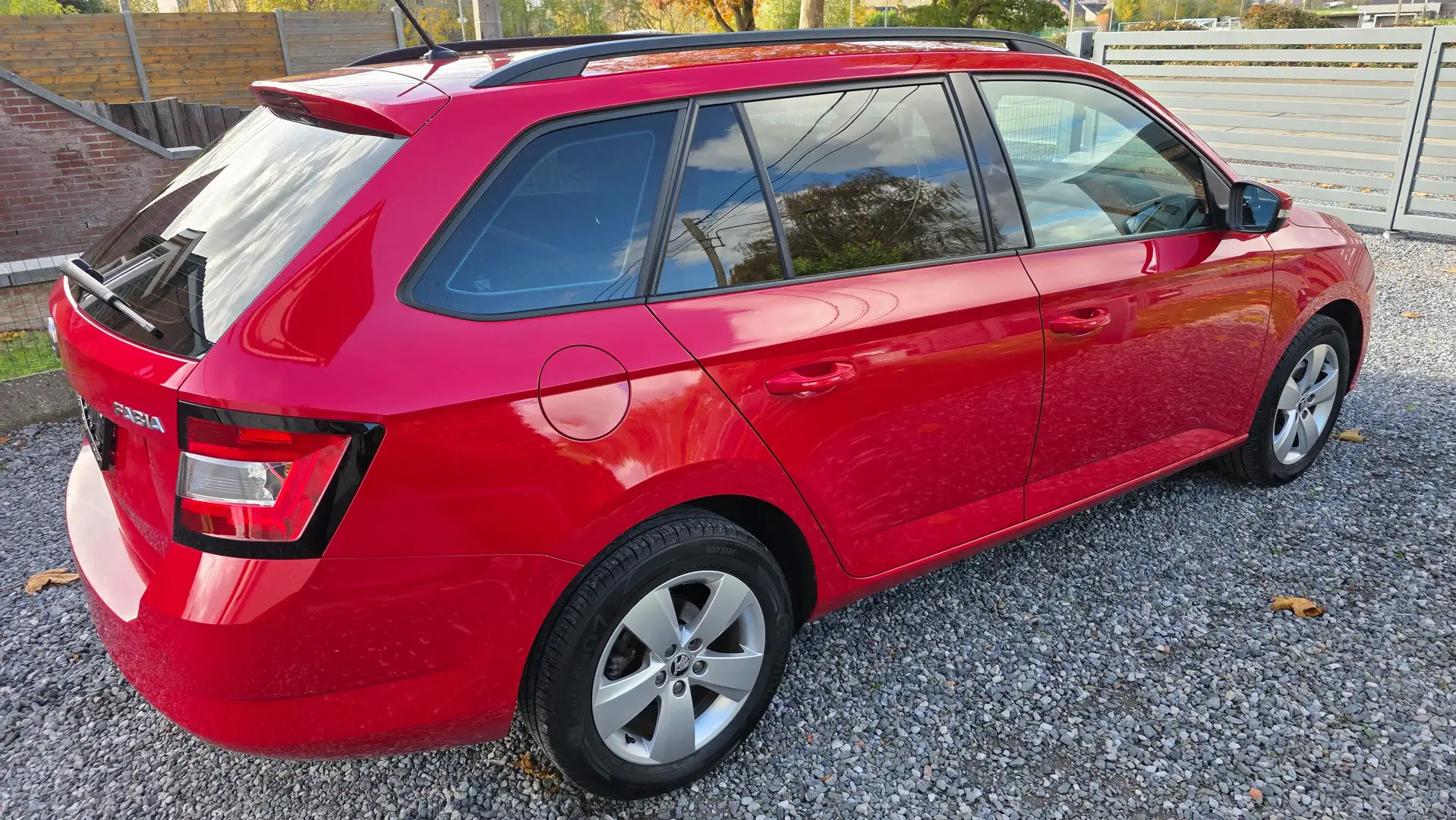 Skoda Fabia *1.0TSI*110CH*CLIM*JANTES*GARANTIE 12 MOIS* Rood - 2