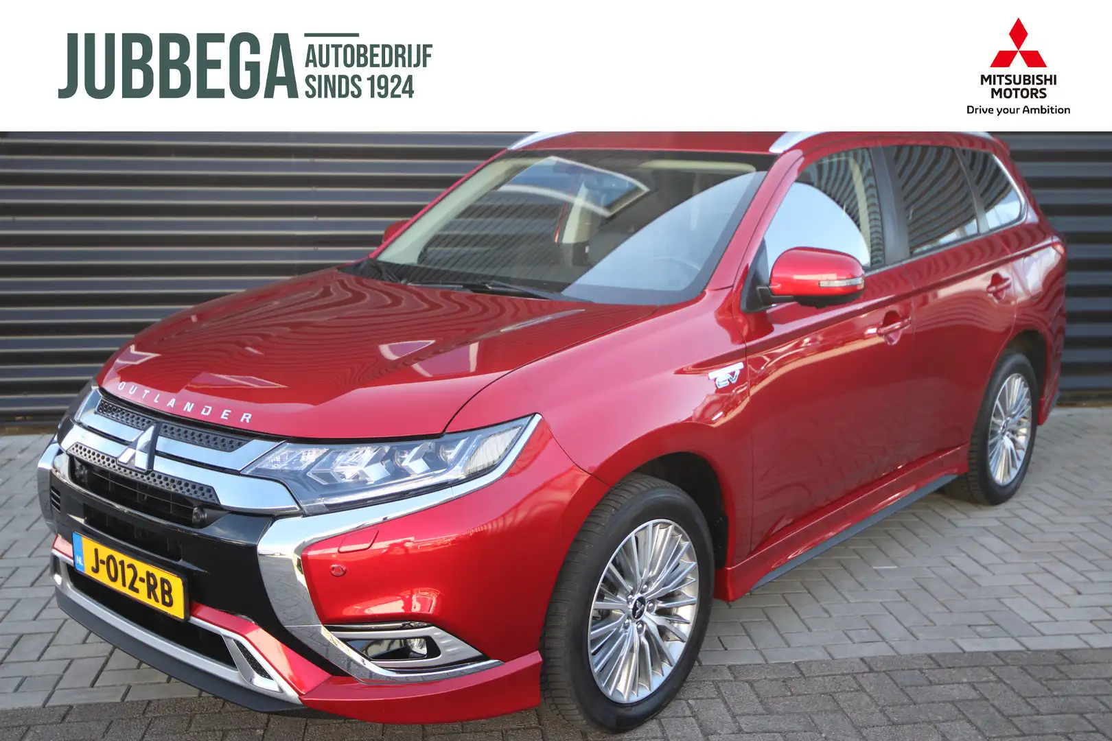 Mitsubishi Outlander 2.4 PHEV Intense+ Sportpakket, Dealer O.H, Opendak Rood - 1