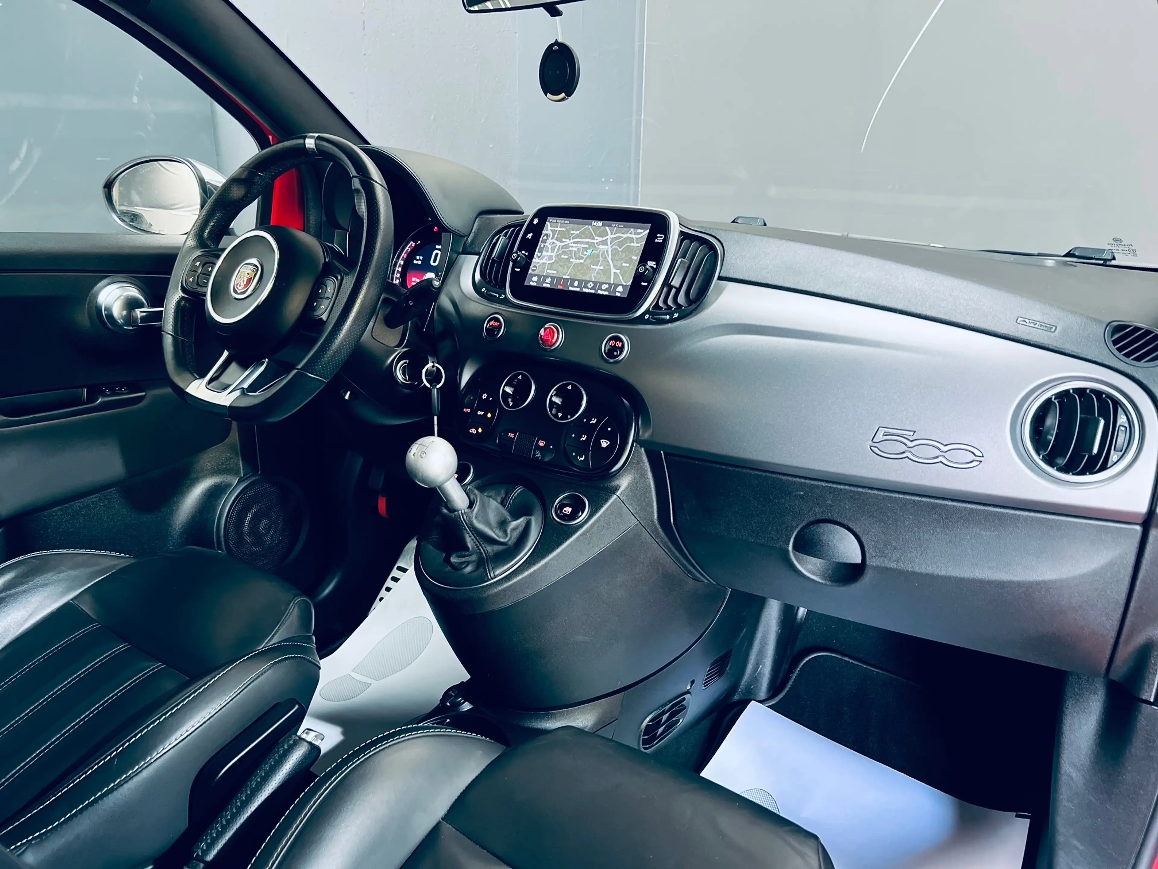 Abarth 595 Turismo 595 1.4 T-Jet Turismo **1èreMAIN** — photo 11