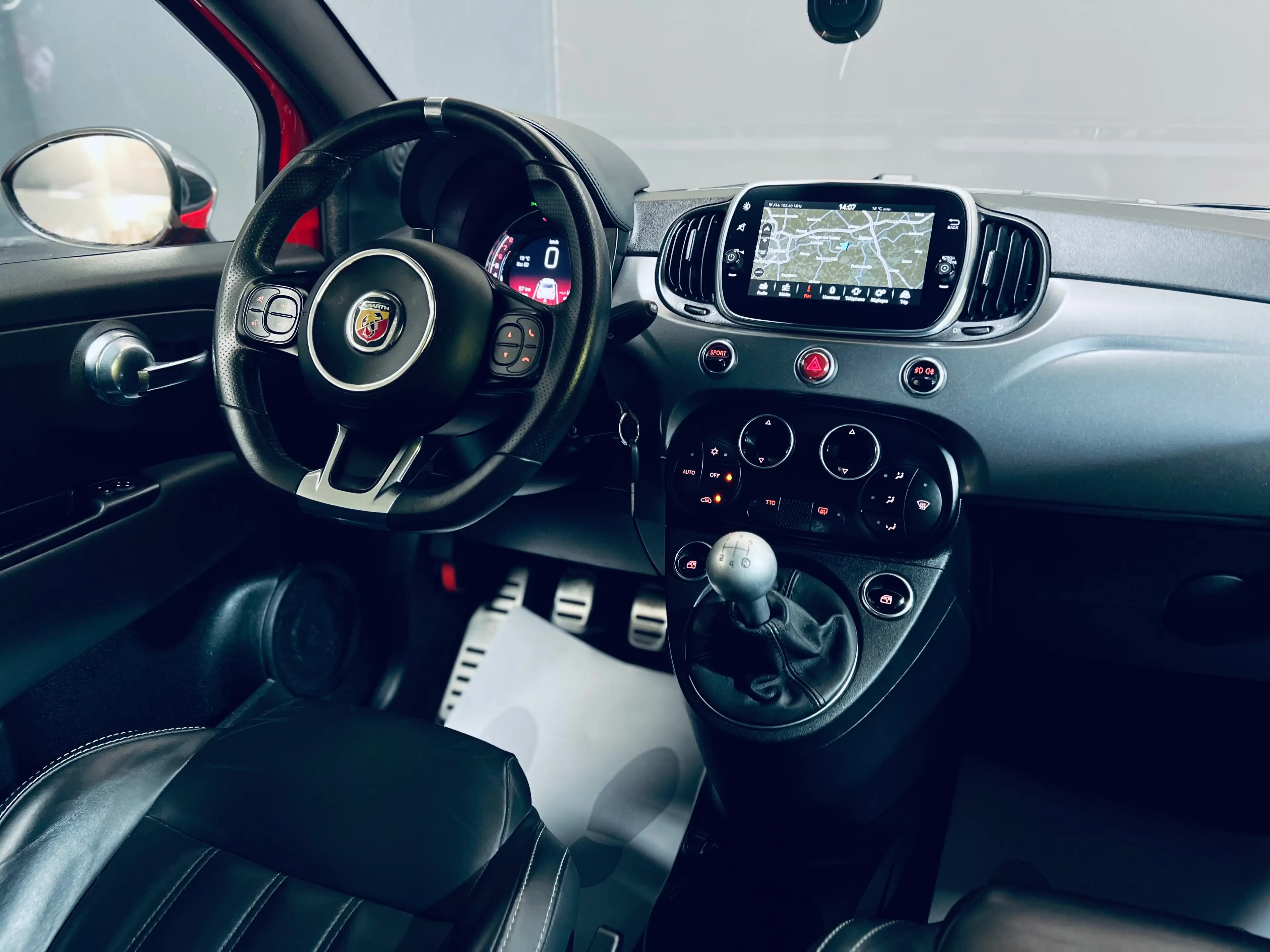 Abarth 595 Turismo 595 1.4 T-Jet Turismo **1èreMAIN** — photo 12