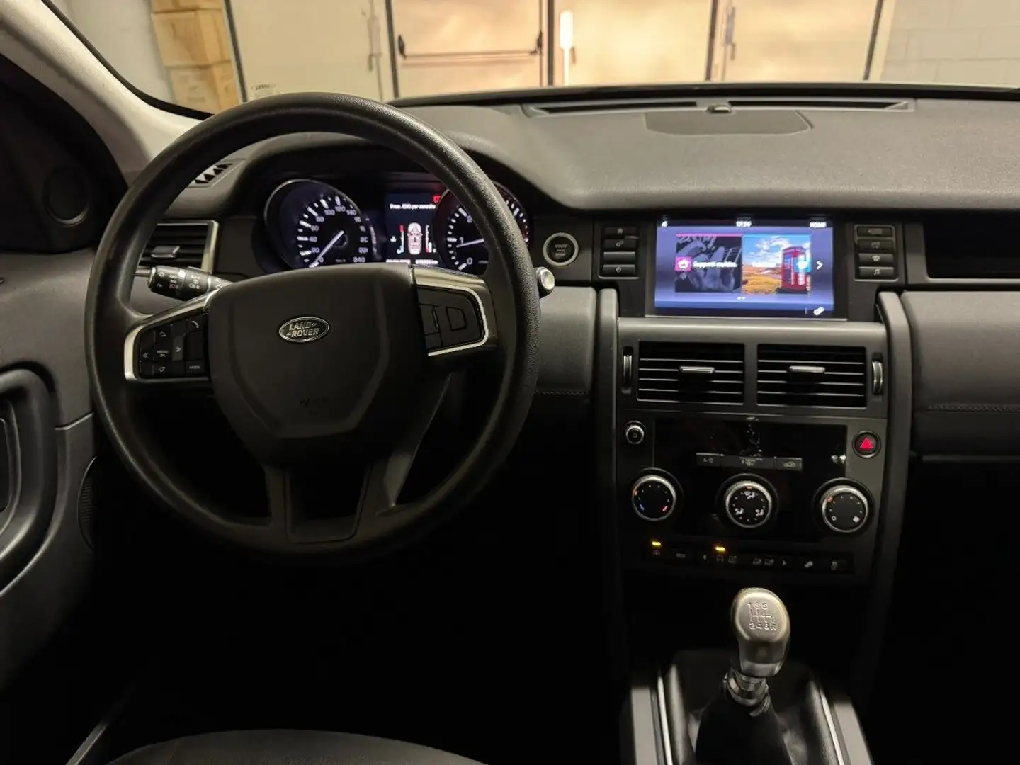 Land Rover Discovery Sport 2.0 TD4 180 CV HSE Nero - 2