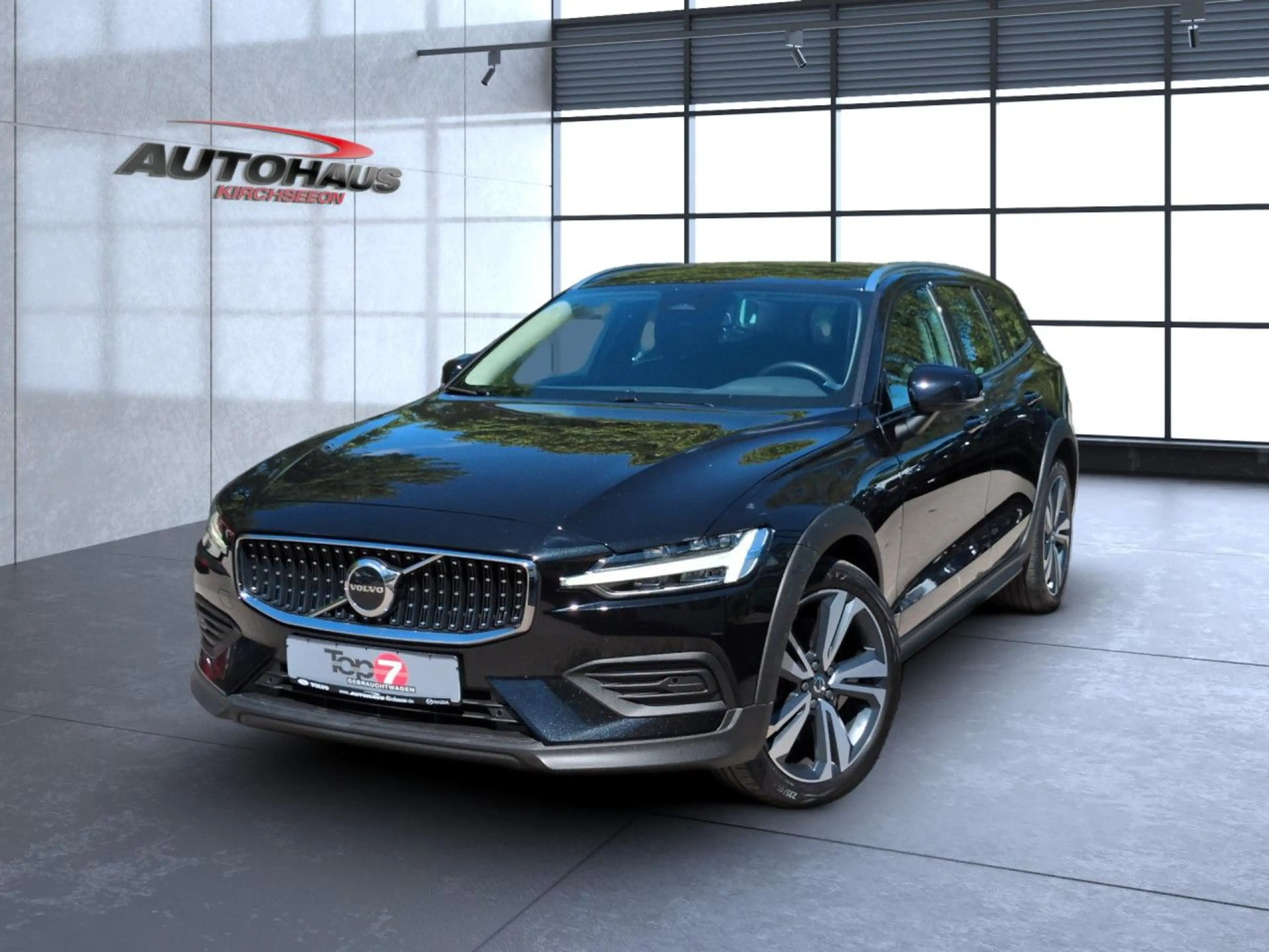 Volvo V60 Cross Country B4 (Diesel) Plus AWD Automatik — photo 2