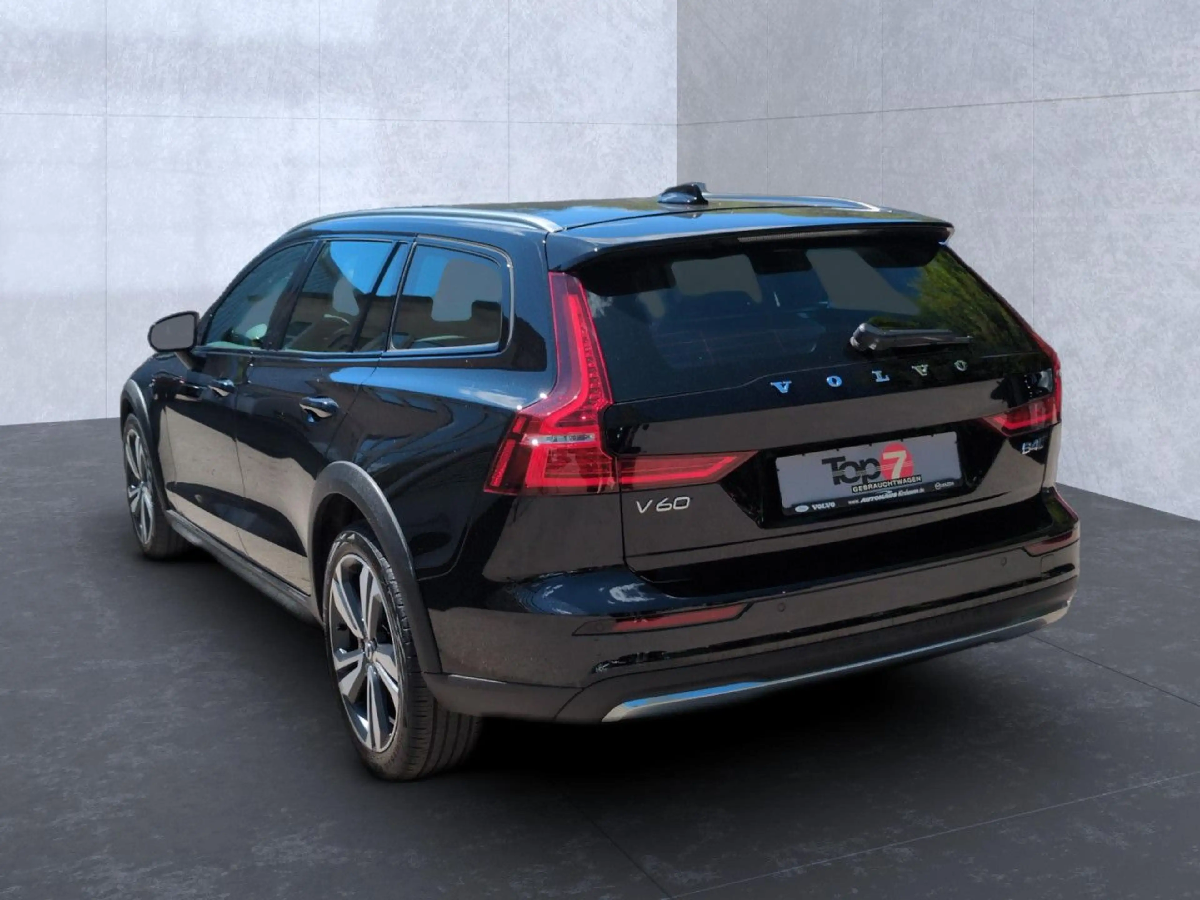 Volvo V60 Cross Country B4 (Diesel) Plus AWD Automatik — photo 3