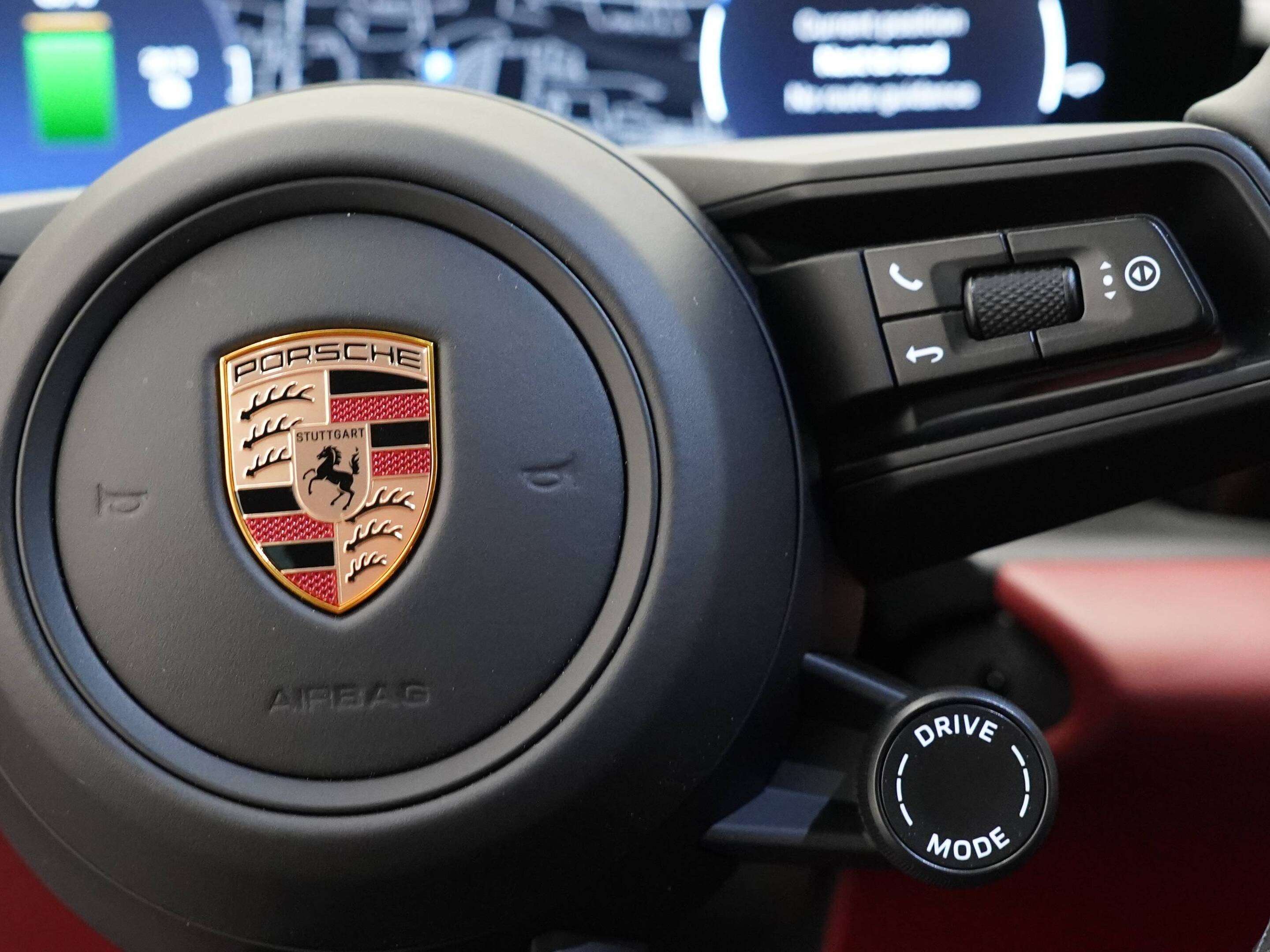 2025 Porsche Macan Electric 4S AWD thumb 32