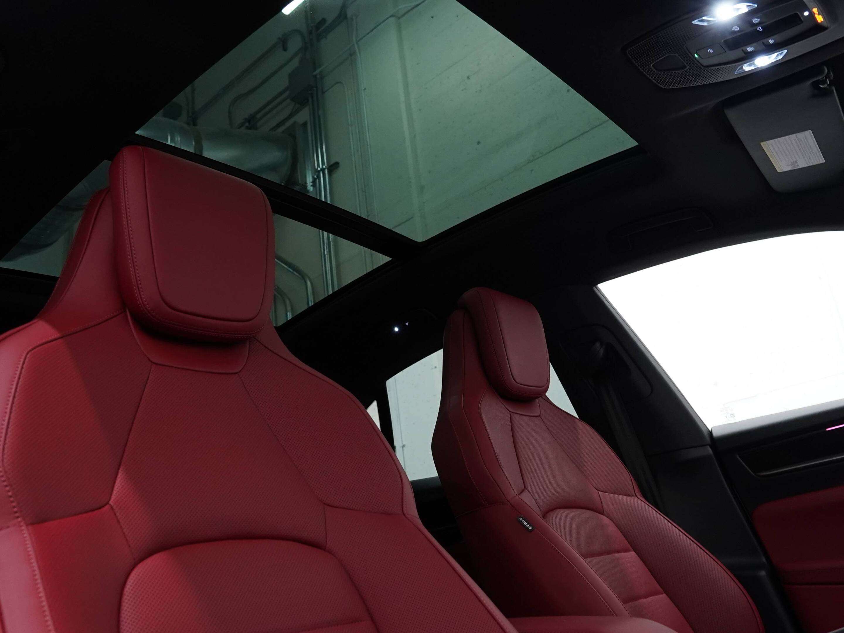 2025 Porsche Macan Electric 4S AWD thumb 31