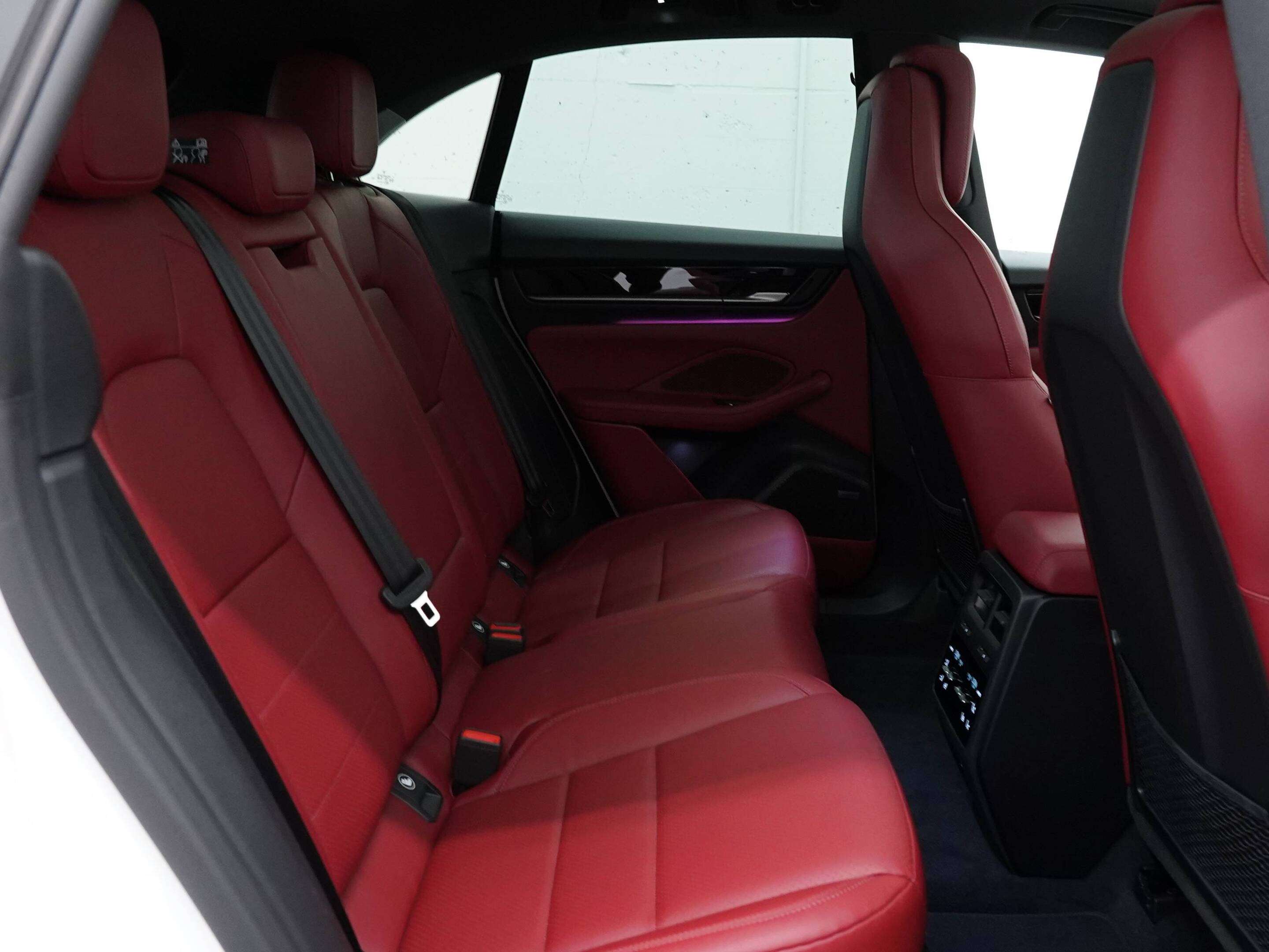 2025 Porsche Macan Electric 4S AWD thumb 38