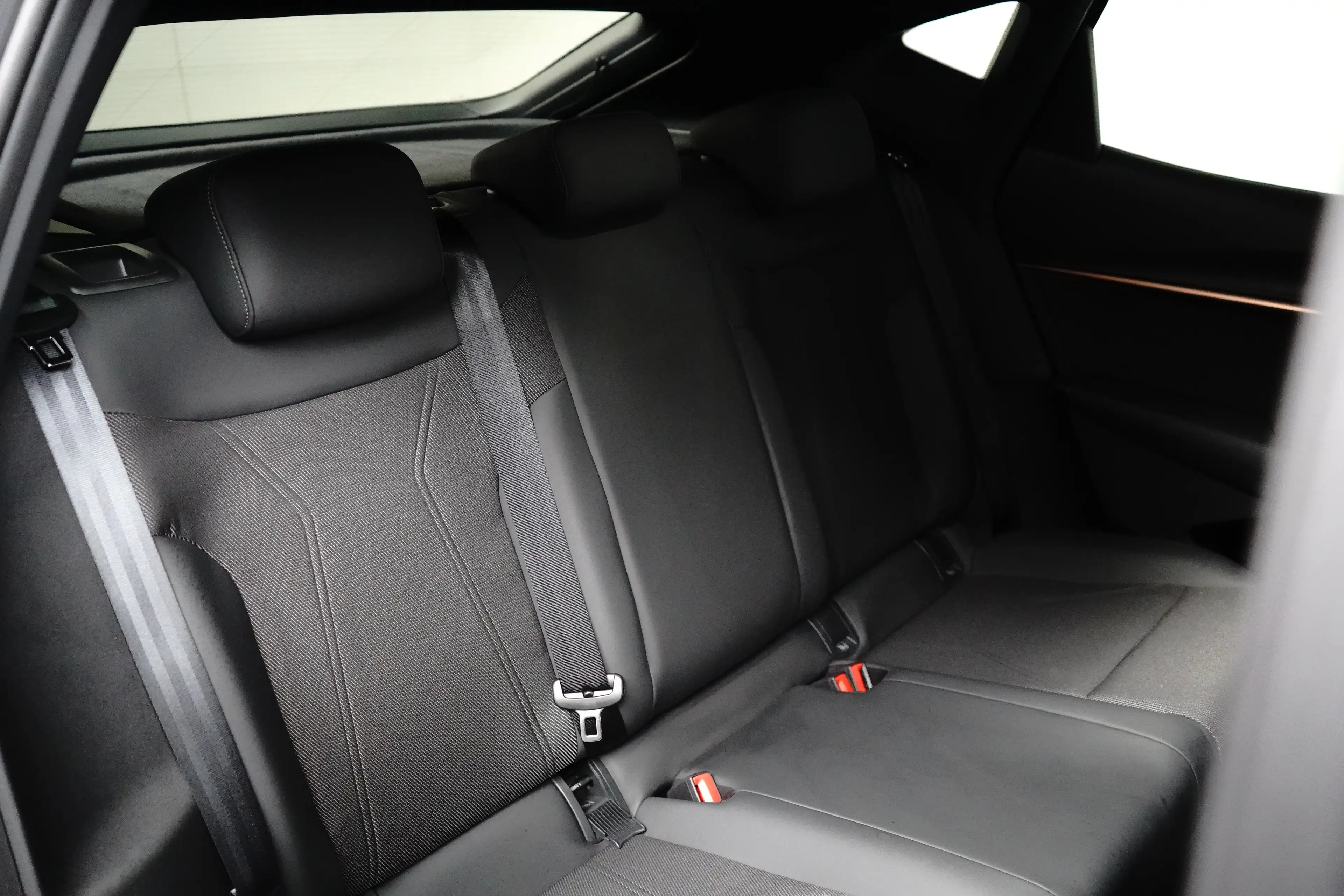 CUPRA Tavascan 82 kWh 286pk Business | Camera | Adaptive Cruise C — photo 8